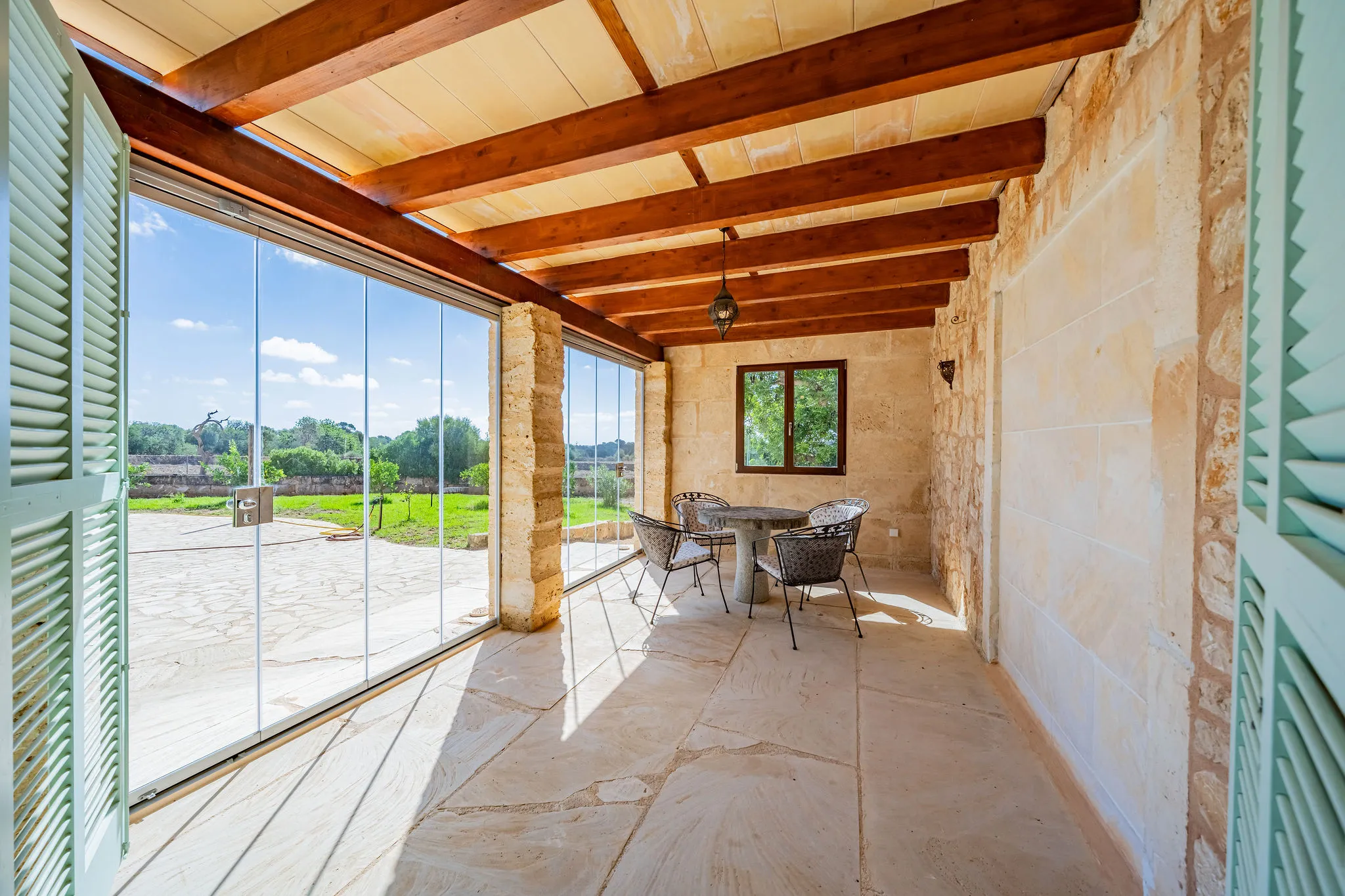 Renoverad finca i natursten nära Santanyi-9