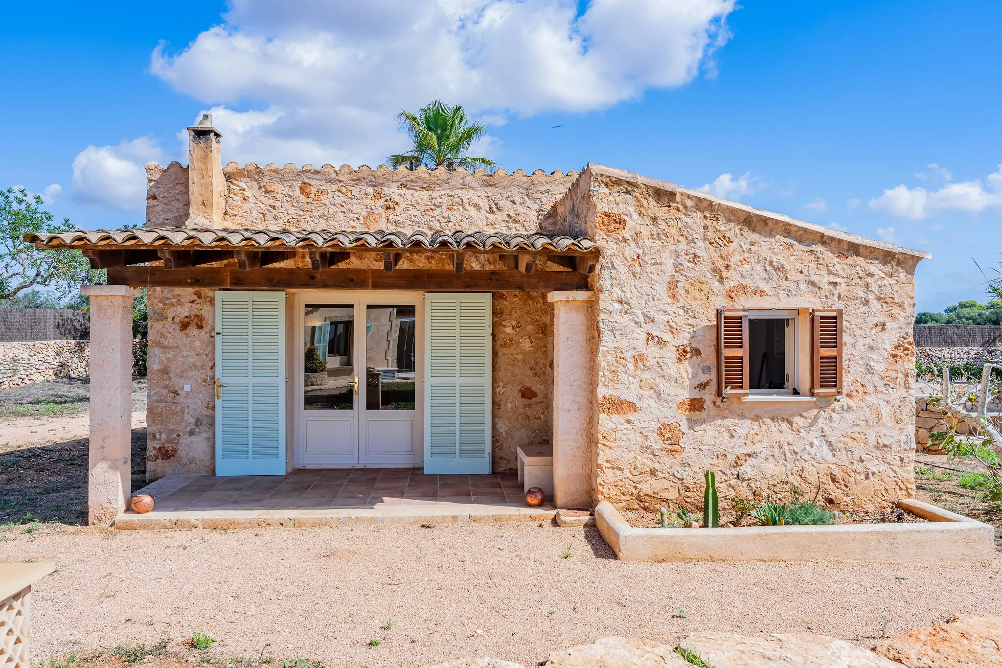 Renoverad finca i natursten nära Santanyi-11