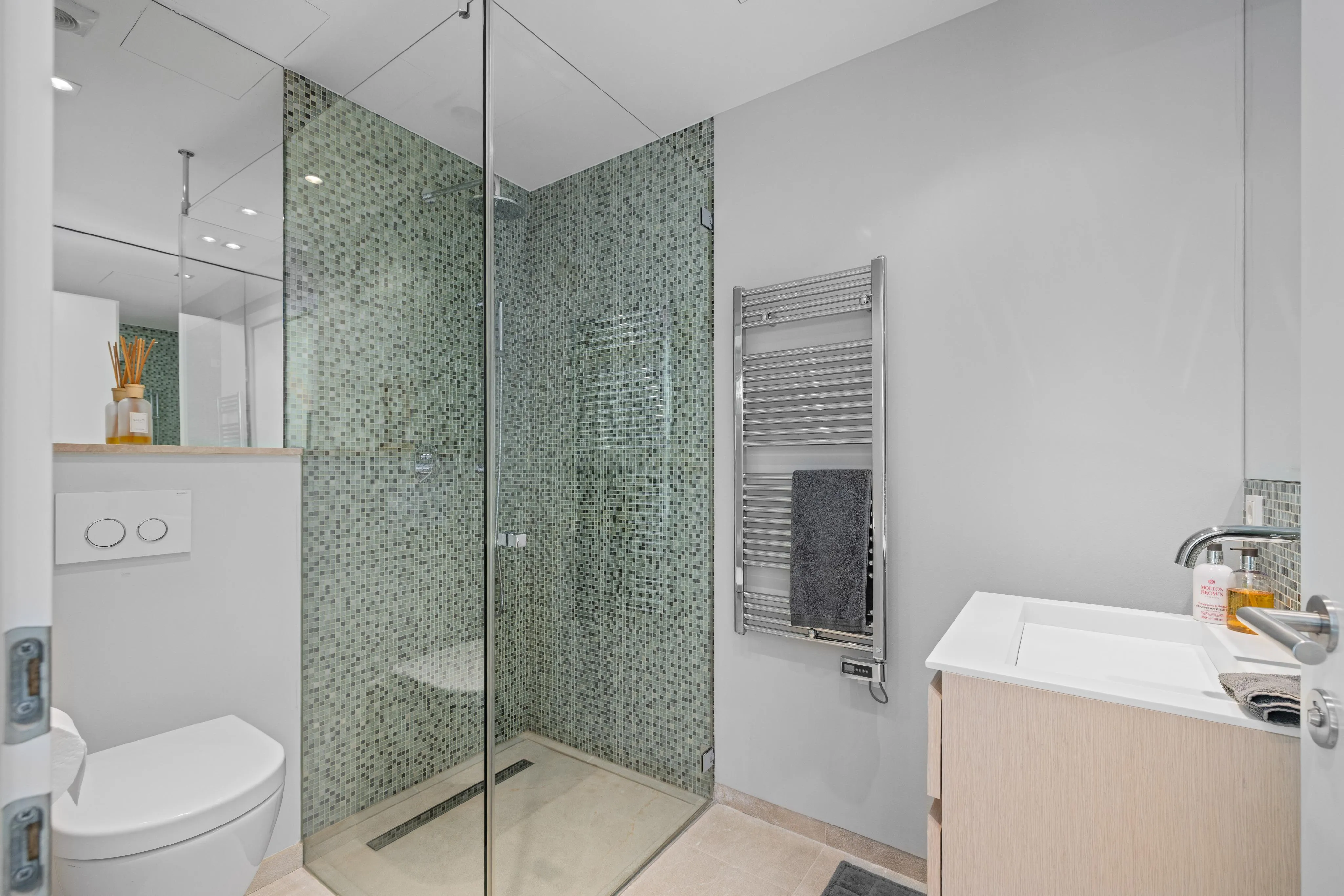 First-class sea view villa in exclusive location-22