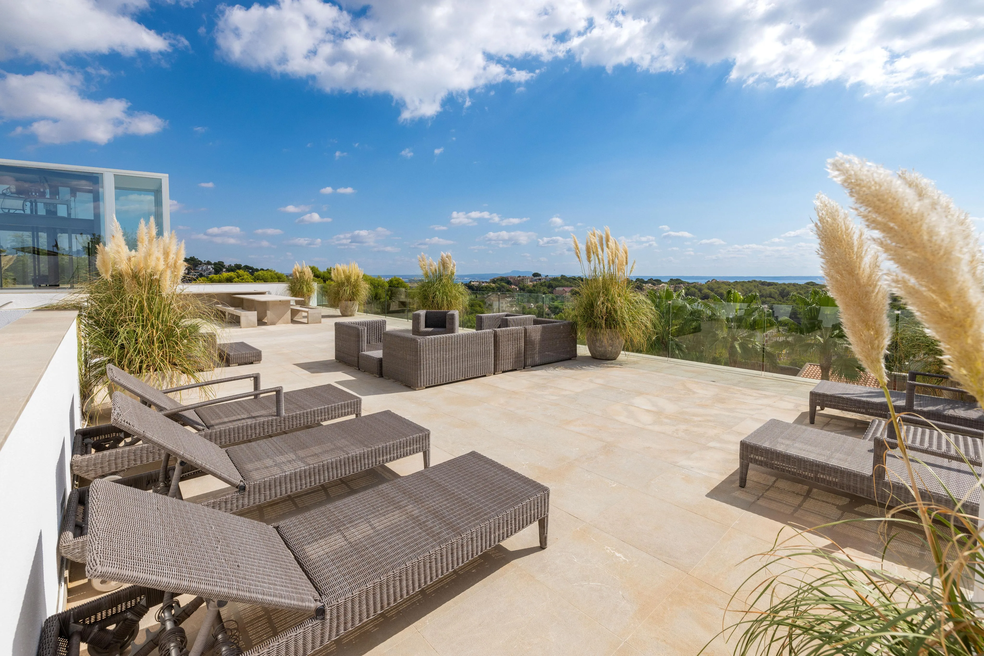 First-class sea view villa in exclusive location-25