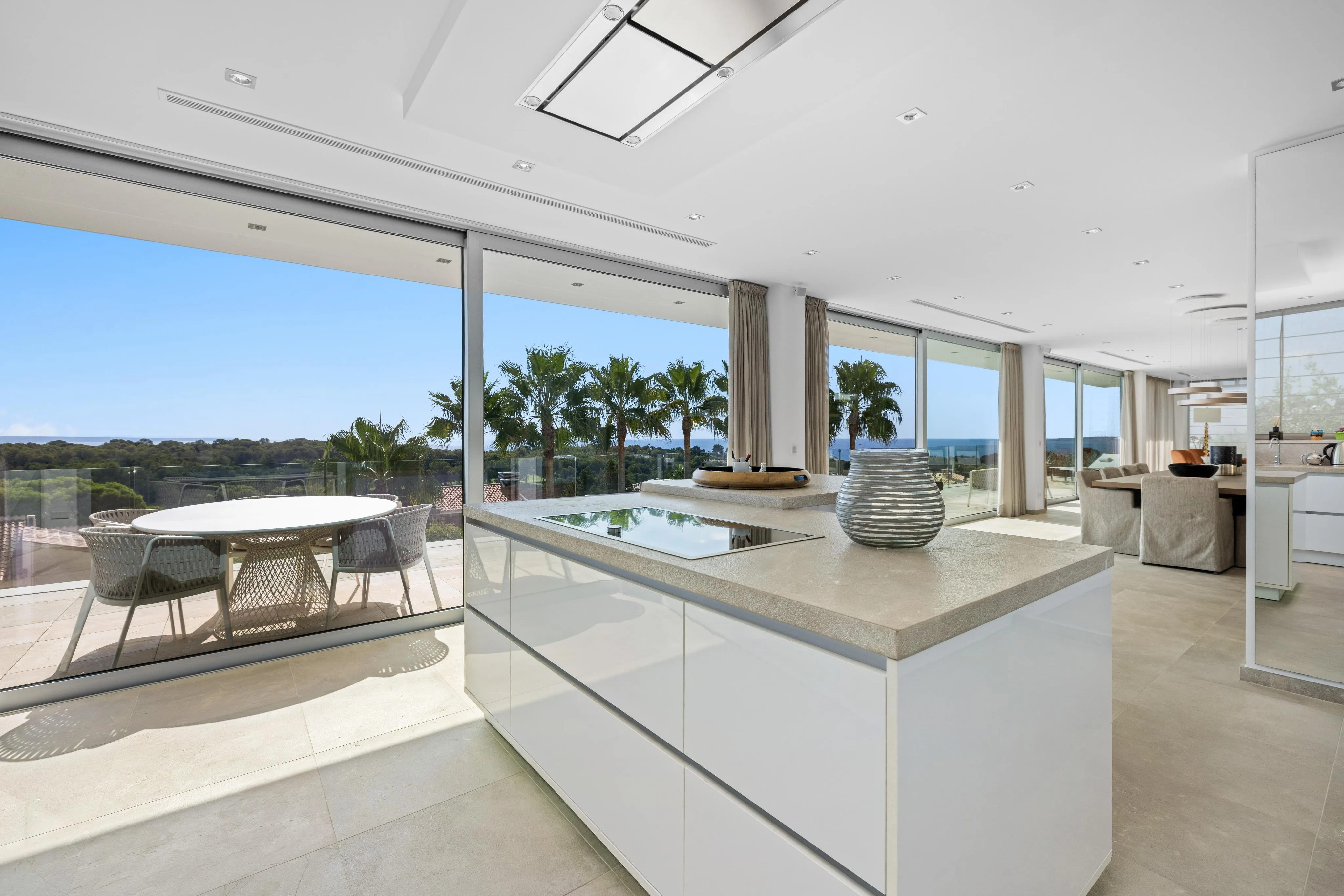 First-class sea view villa in exclusive location-10