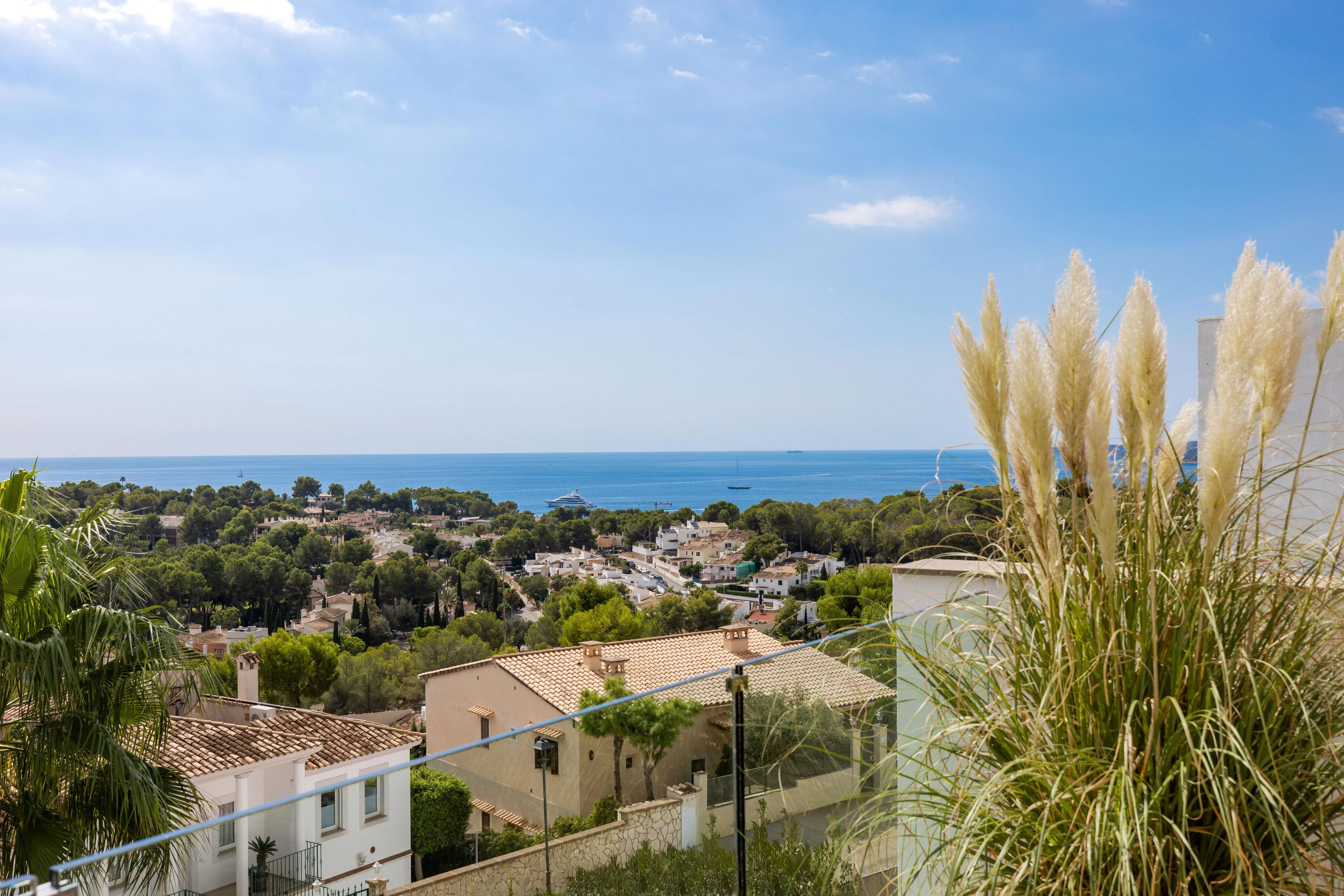 First-class sea view villa in exclusive location-31