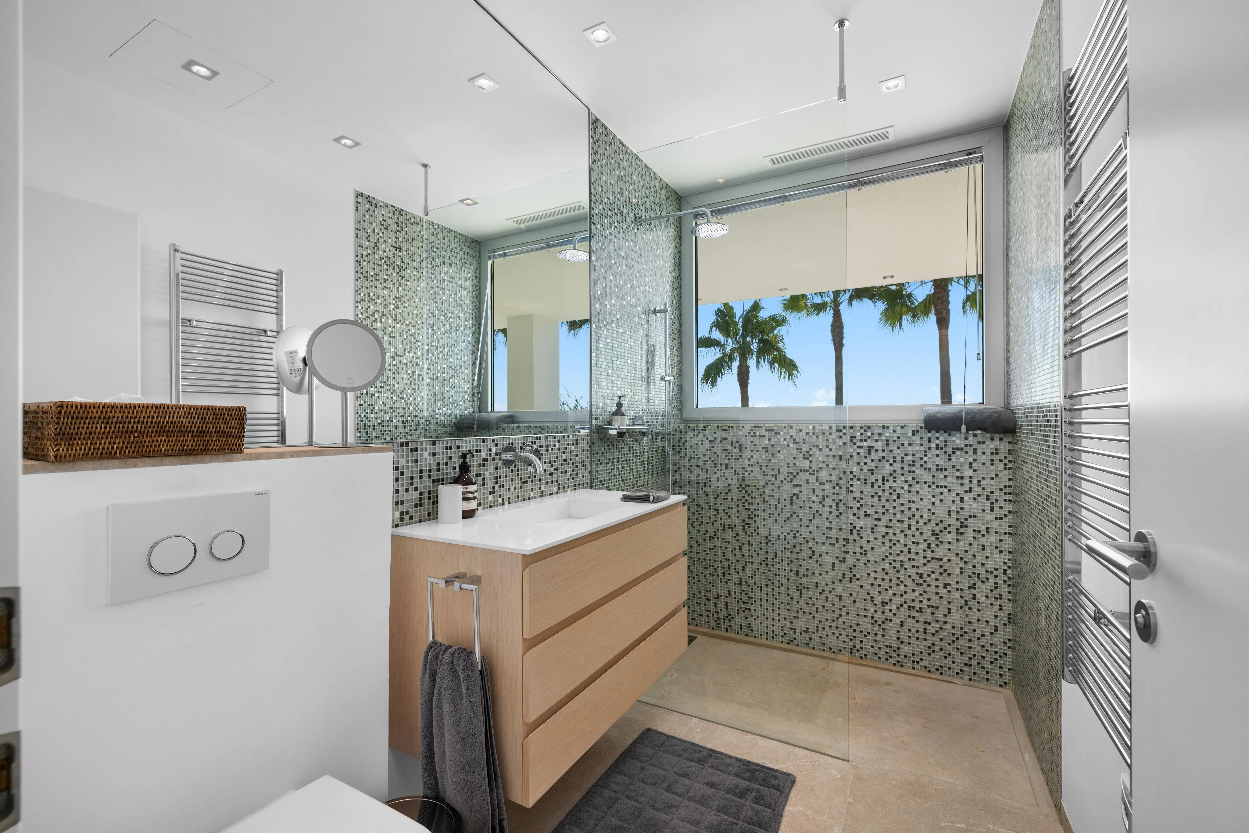 First-class sea view villa in exclusive location-18