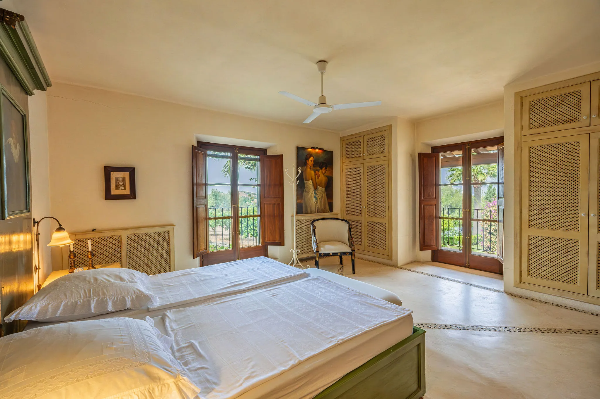 Auténtica finca con hermoso jardín-9