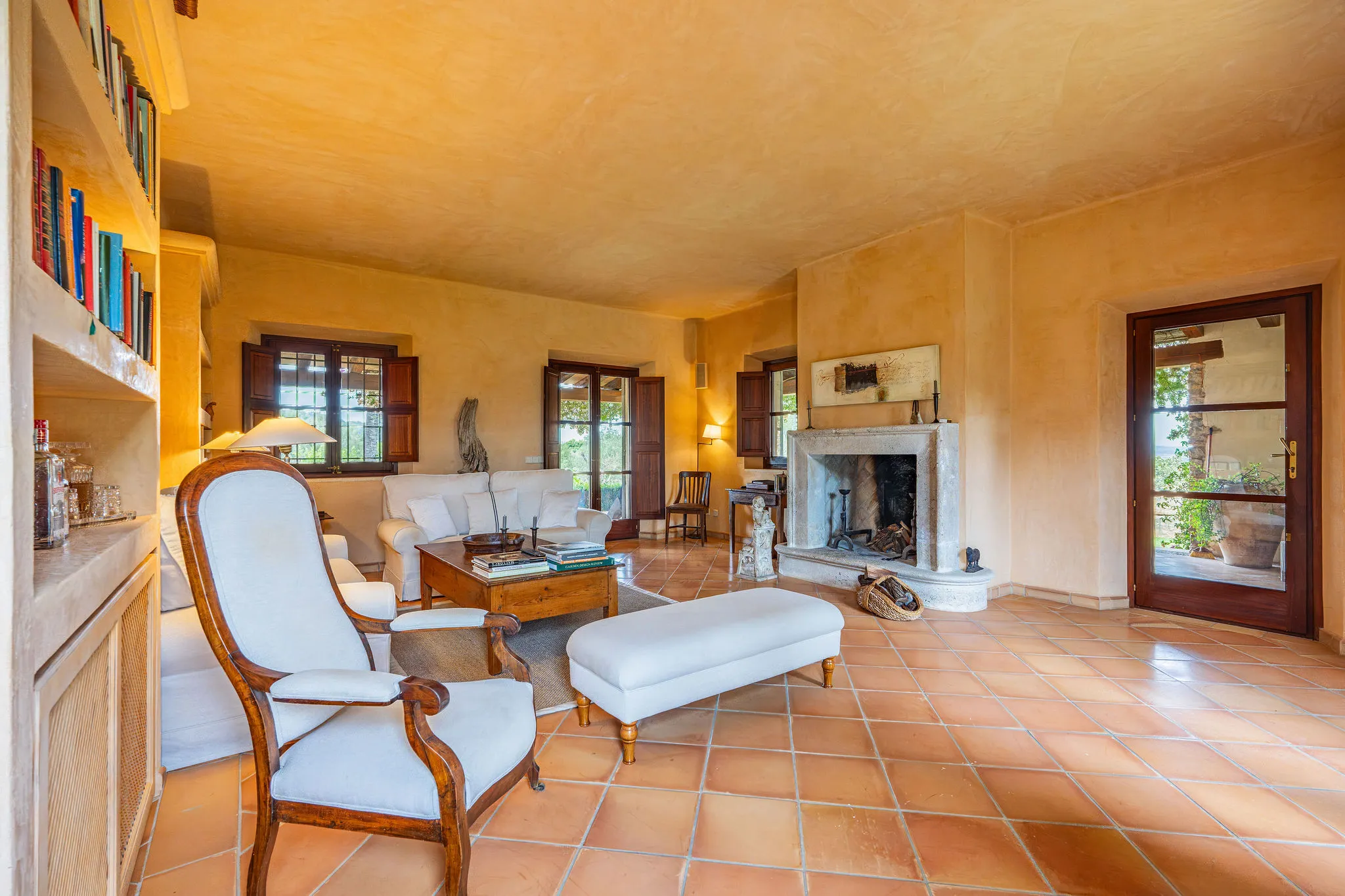 Authentiek finca huis met prachtige tuin-8