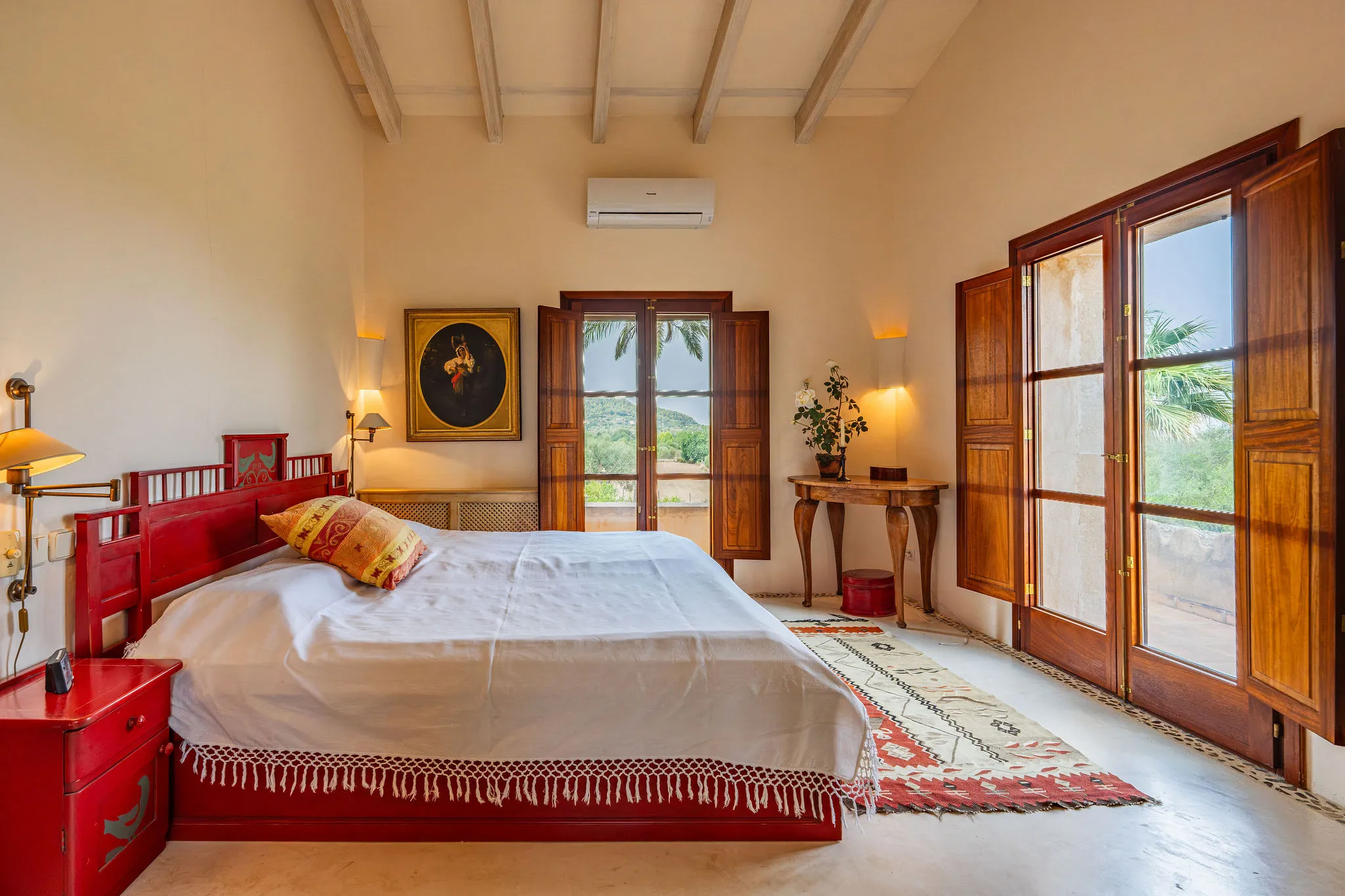 Auténtica finca con hermoso jardín-11