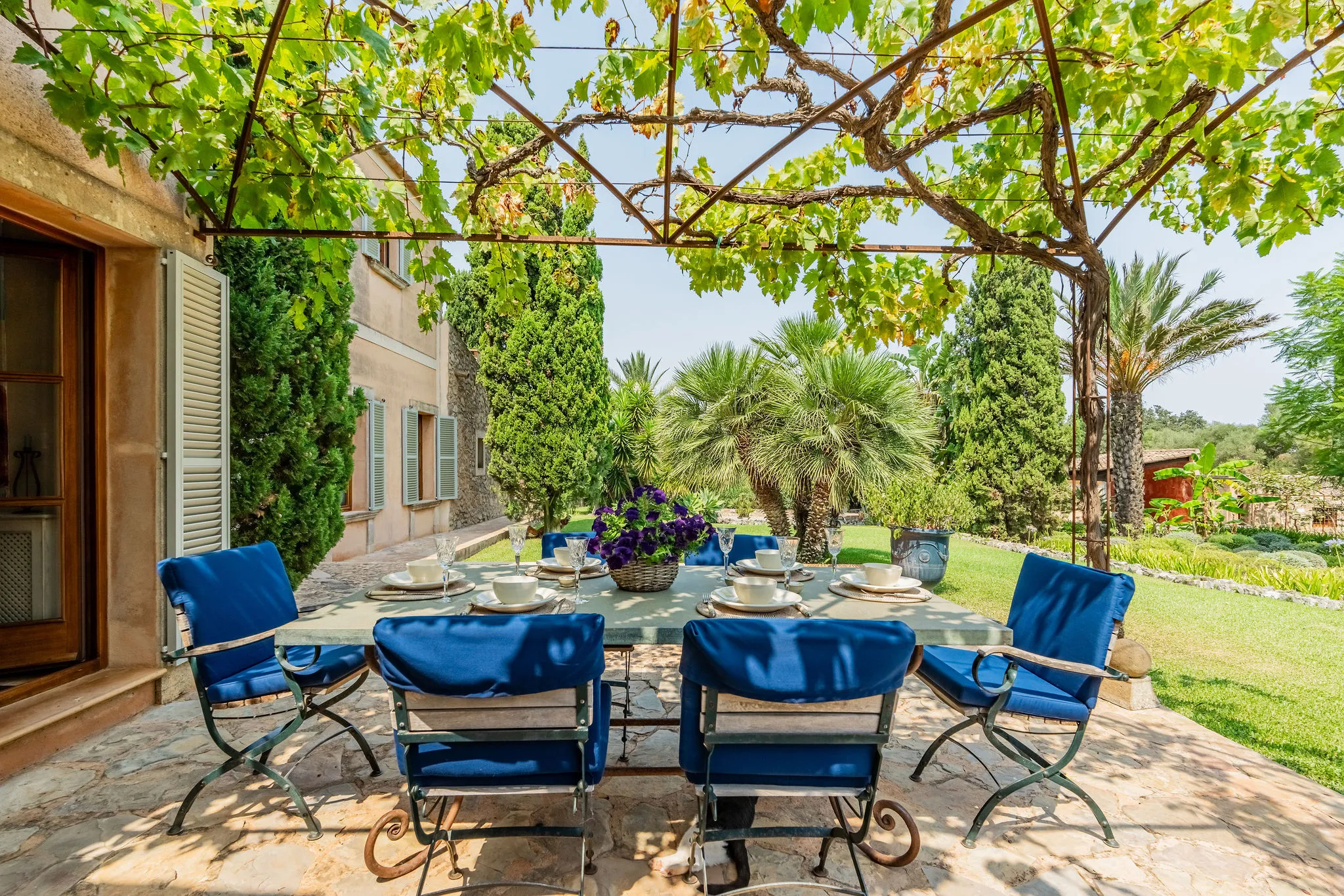 Authentiek finca huis met prachtige tuin-6