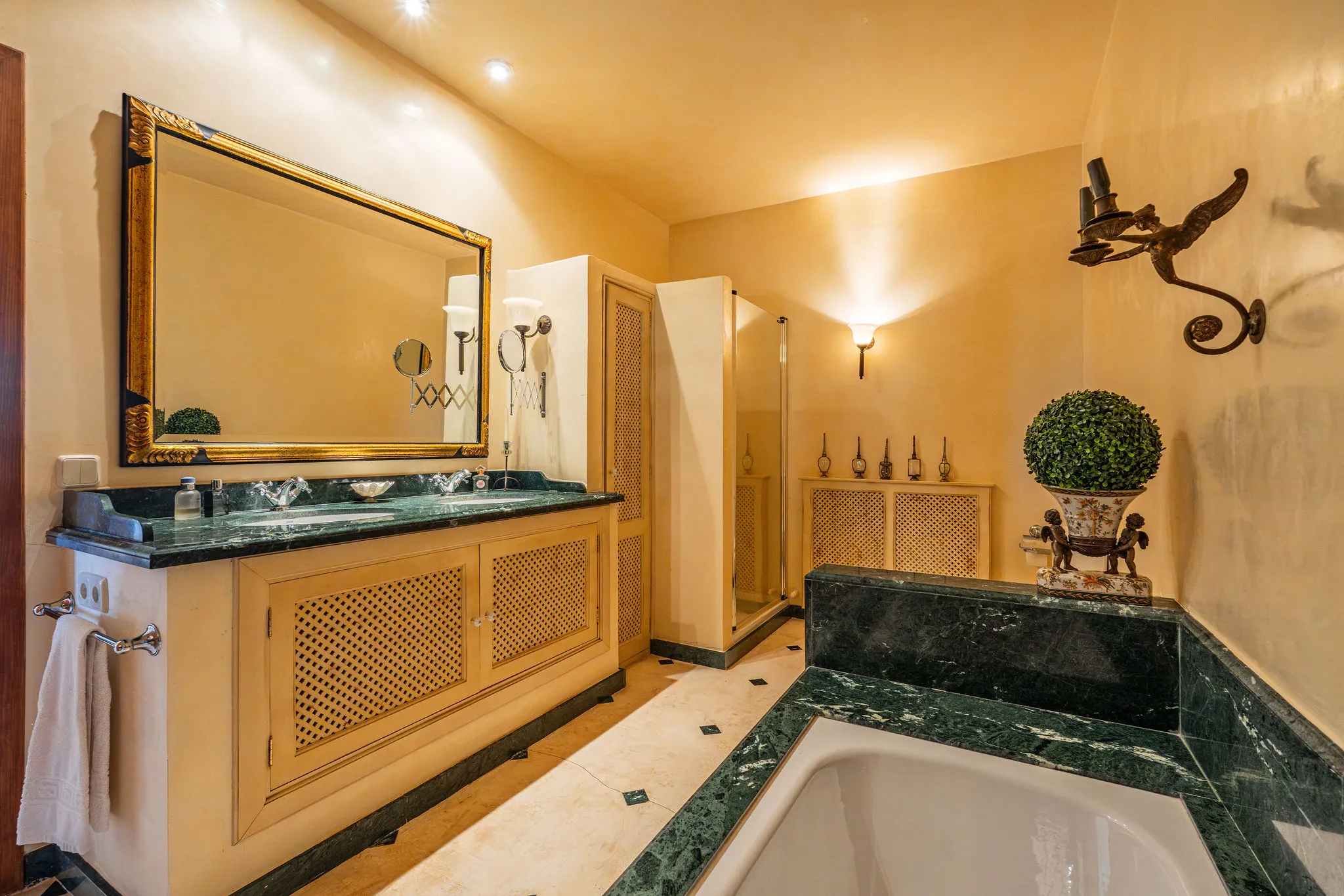 Authentiek finca huis met prachtige tuin-10