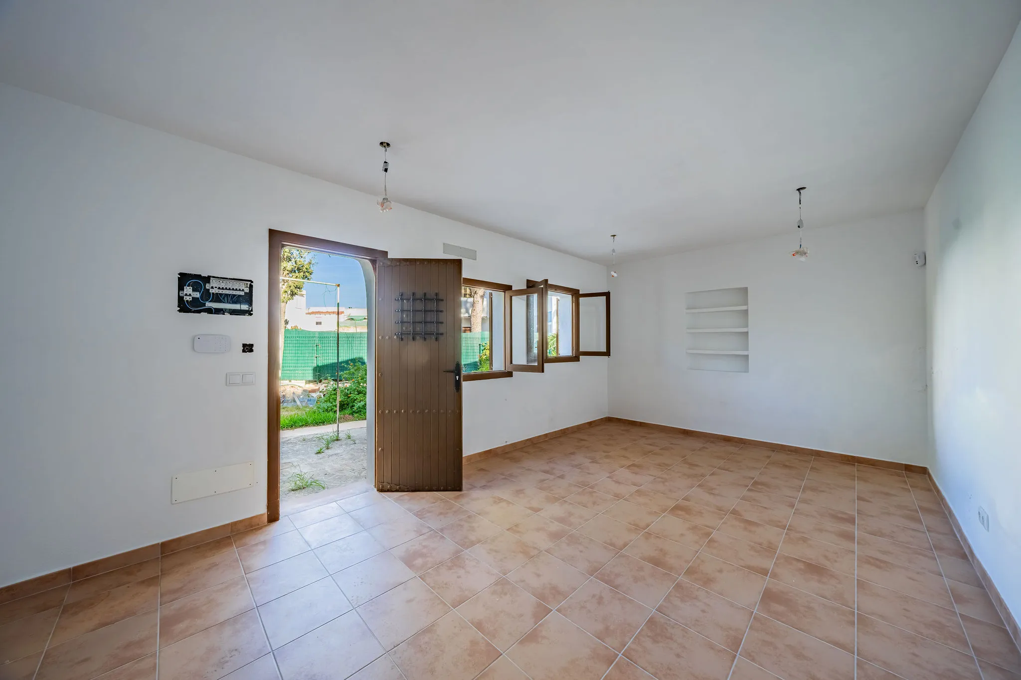 Zesgezinswoning in een woonwijk dicht bij het strand - ideaal voor investeerders-13