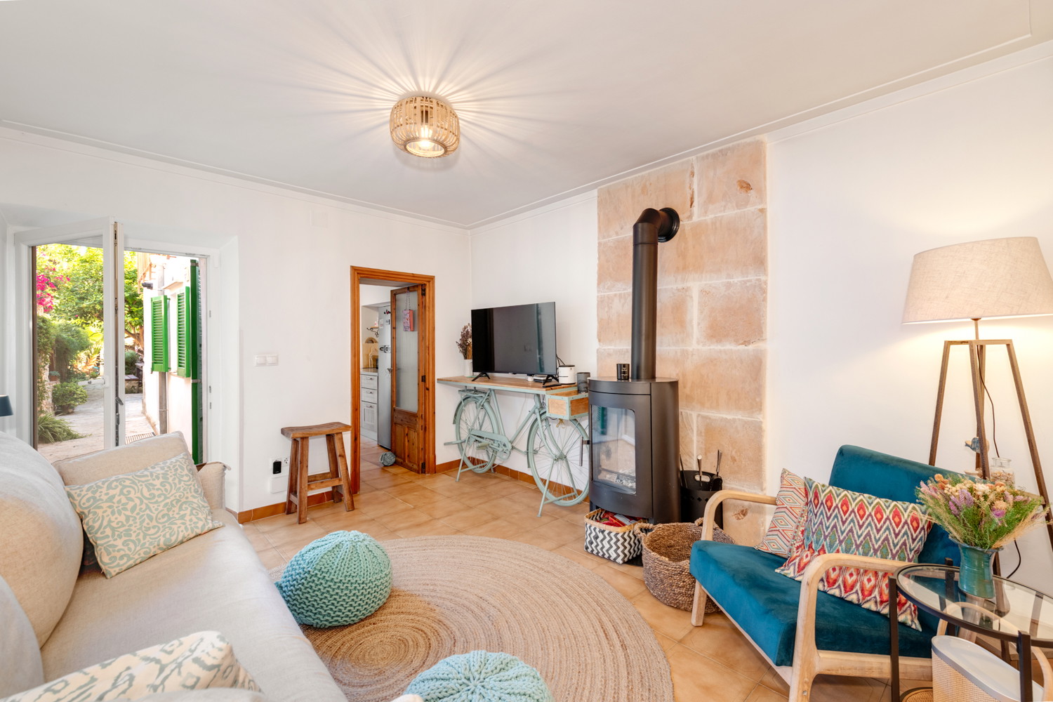 Charming renovated south-facing townhouse with garden-4
