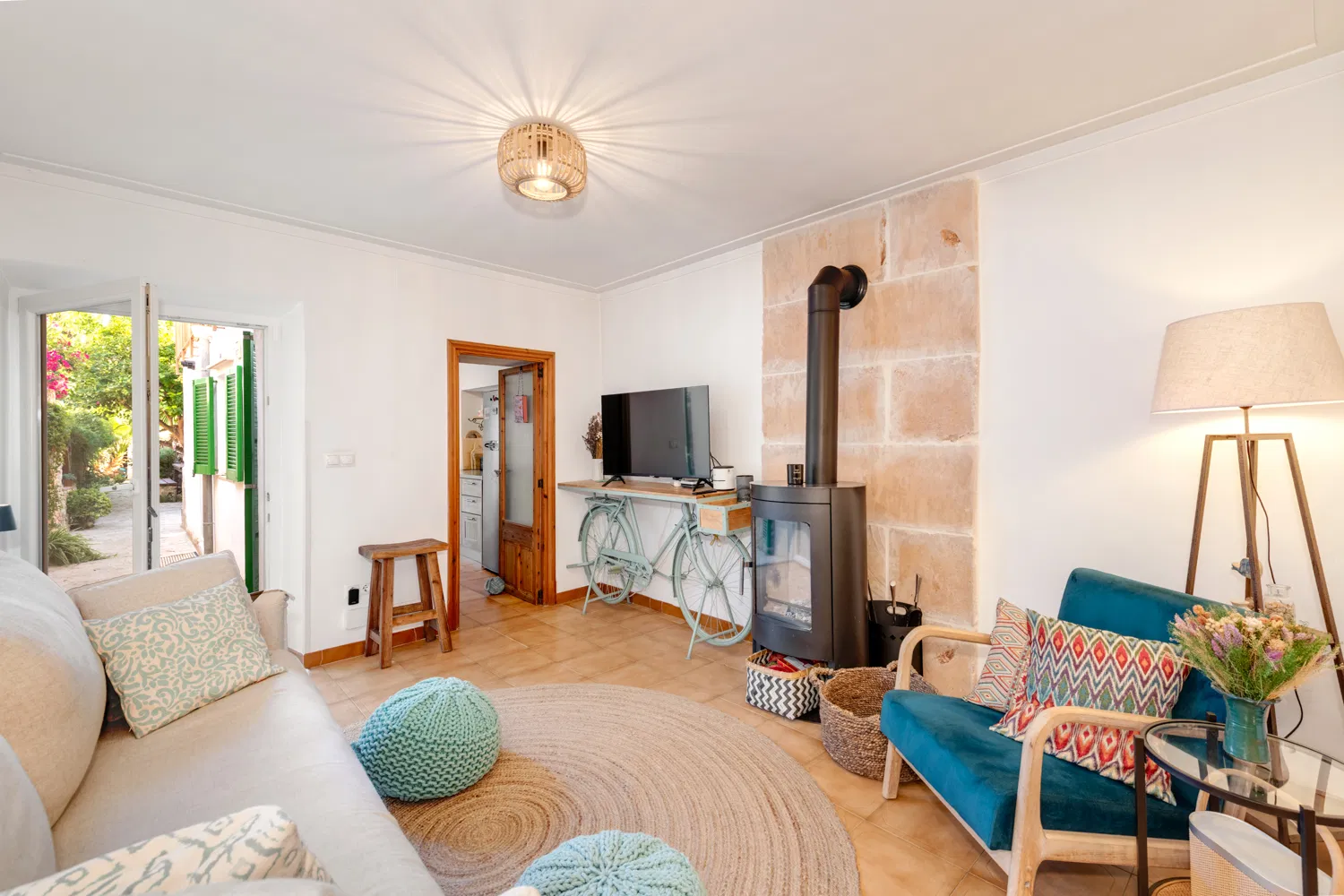 Charming renovated south-facing townhouse with garden-4