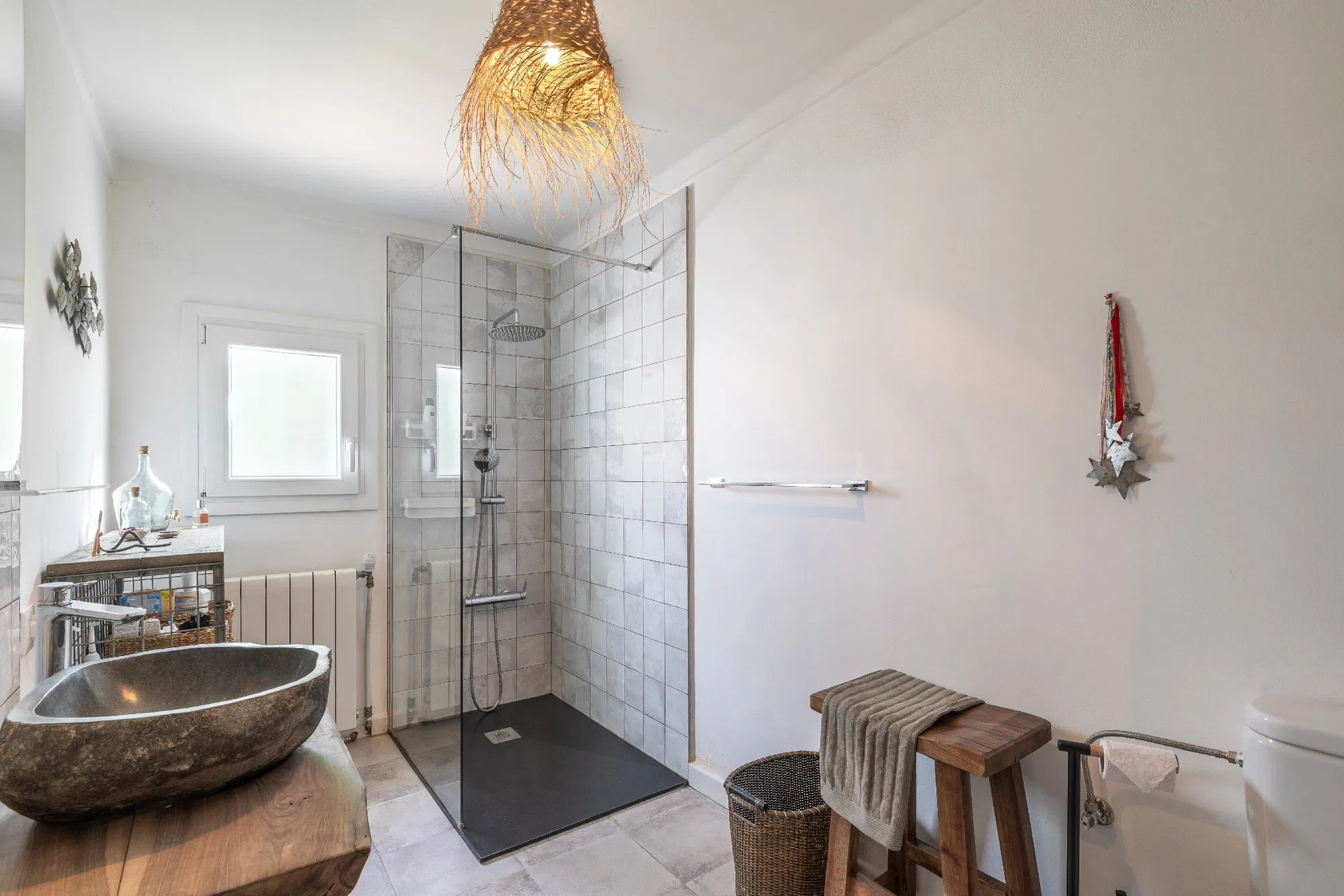Charming renovated south-facing townhouse with garden-13