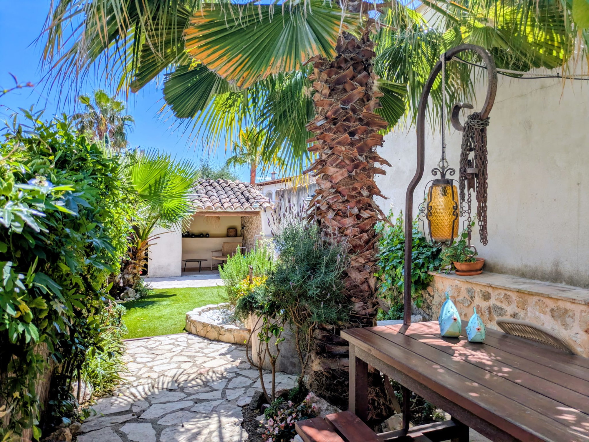 Charming renovated south-facing townhouse with garden-5