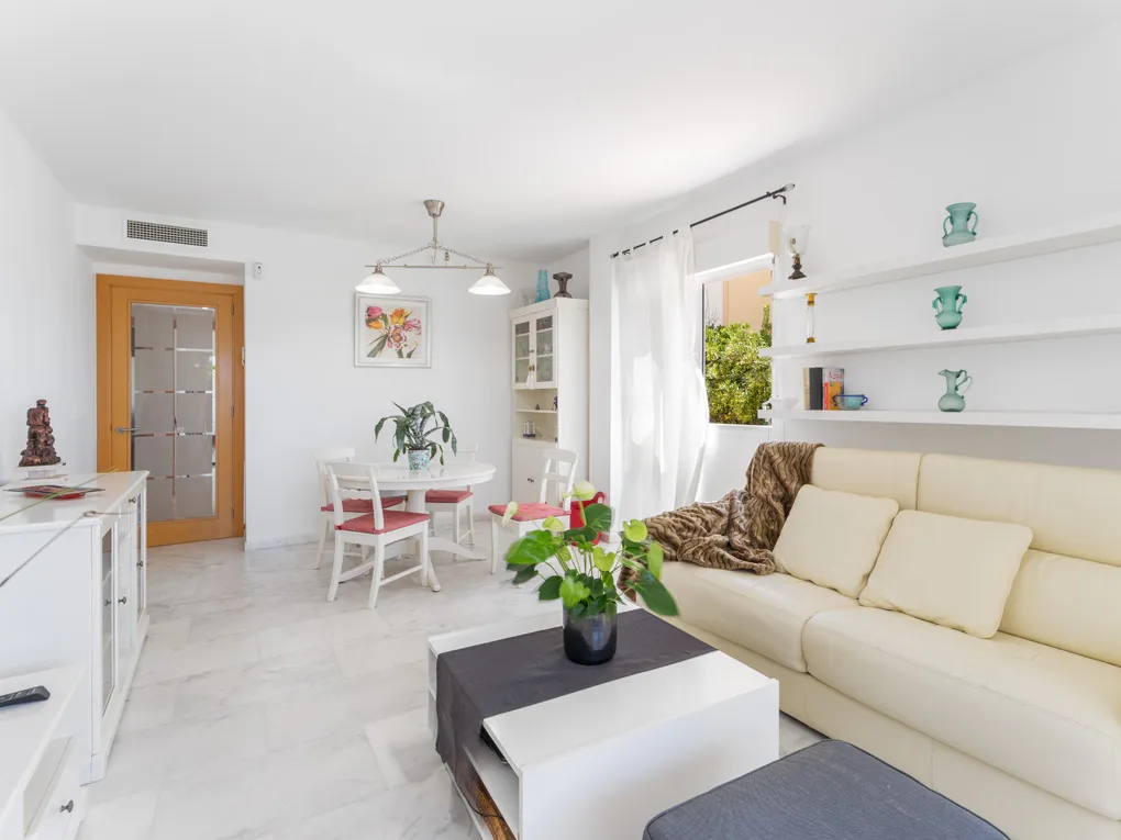 Exclusive beachfront apartment with garden-11