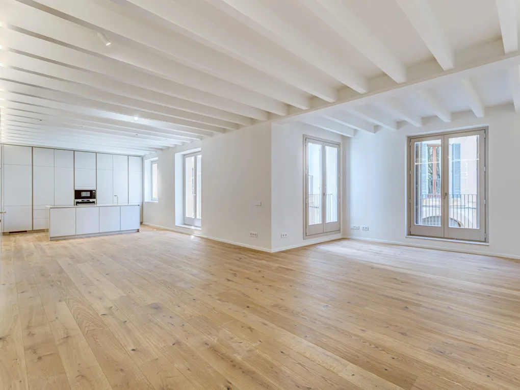 Elegant pis amb balcons i ascensor prop de la Plaça de Quadrat-1