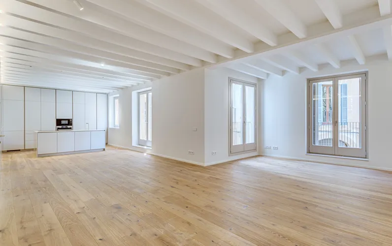 Elegante Wohnung mit Balkonen und Lift bei Plaza de Cuadrado