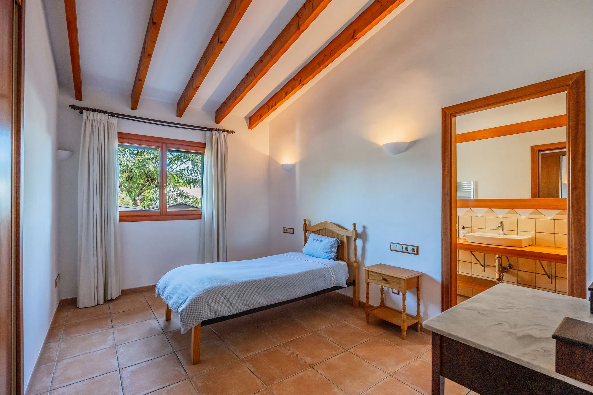 Charming villa with holiday rental license, Crestatx, Sa Pobla-16