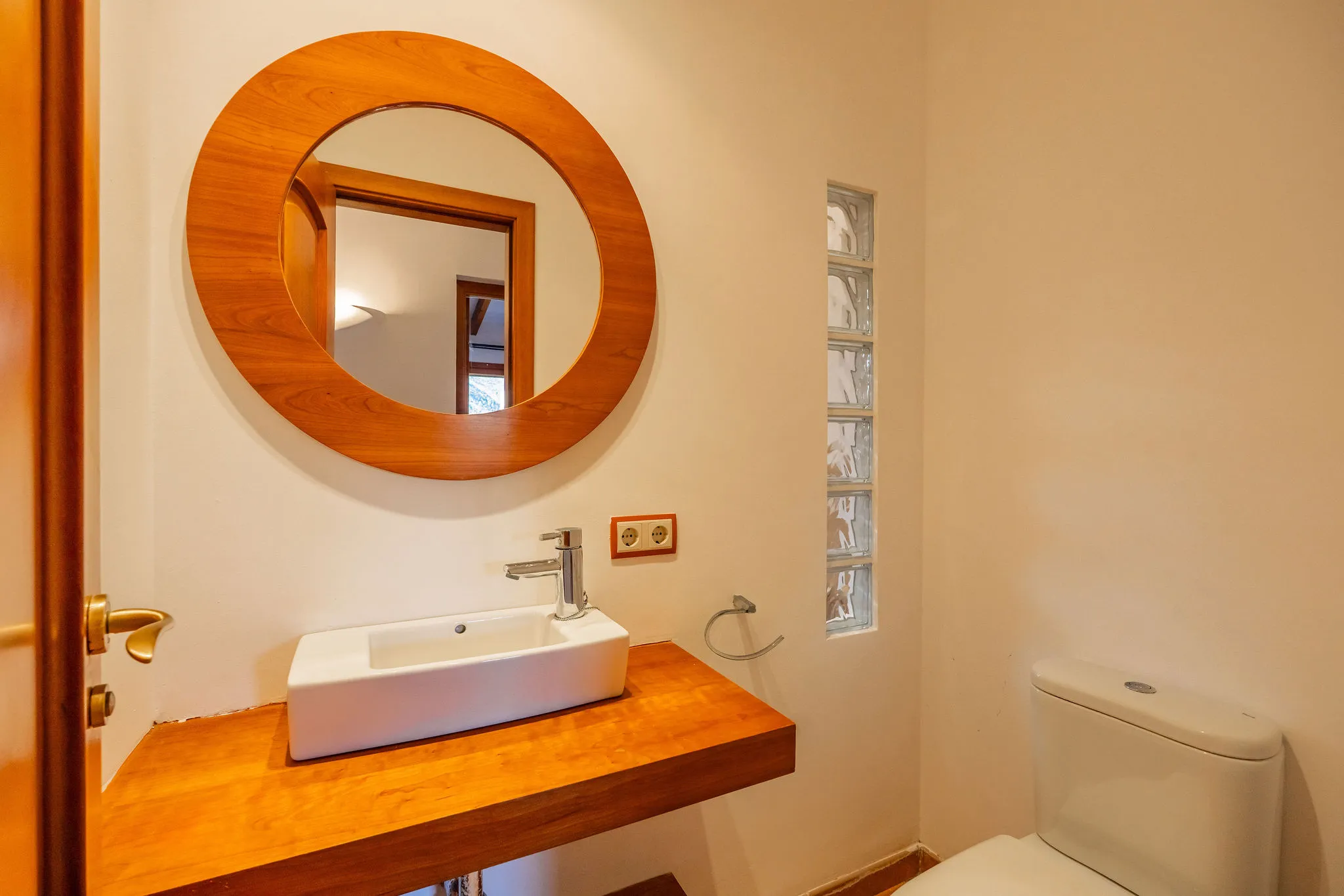 Charming villa with holiday rental license, Crestatx, Sa Pobla-18