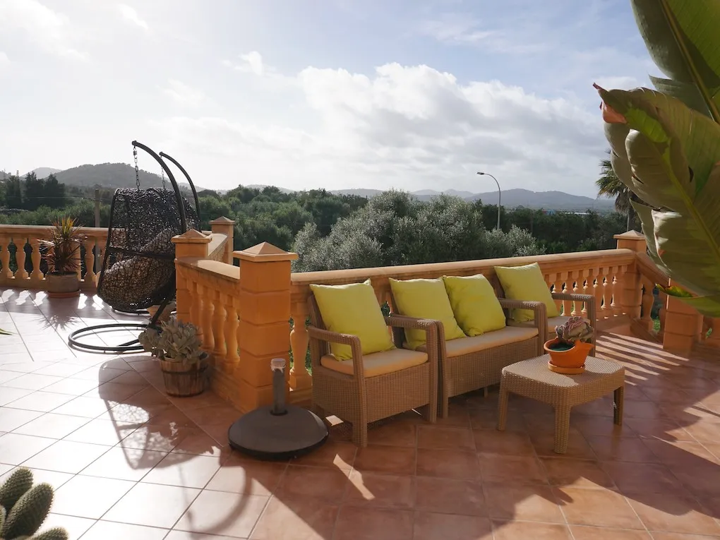 Casa de pueblo con dos unidades y piscina-13