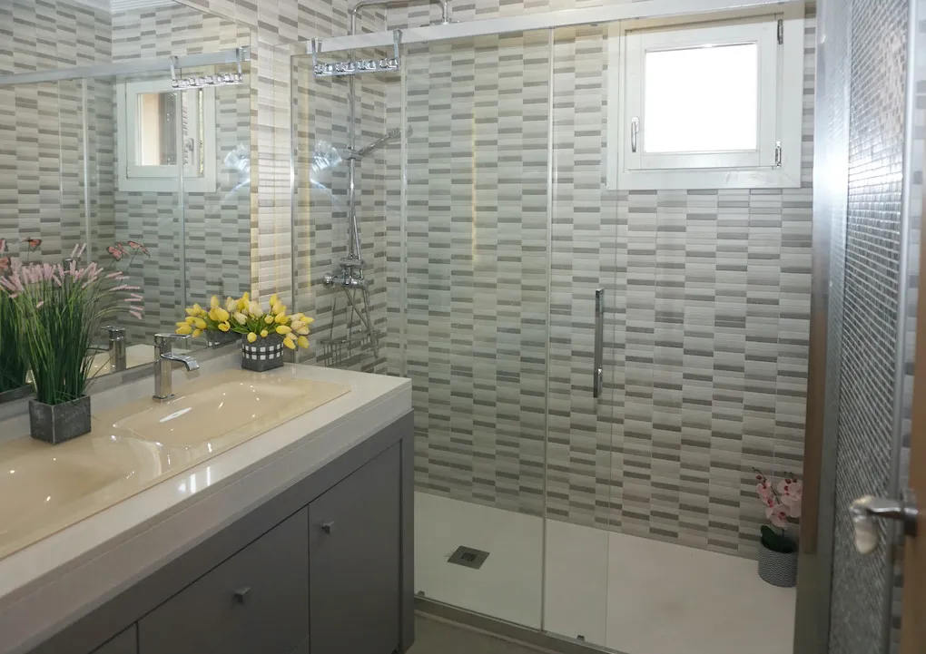 Casa de pueblo con dos unidades y piscina-8