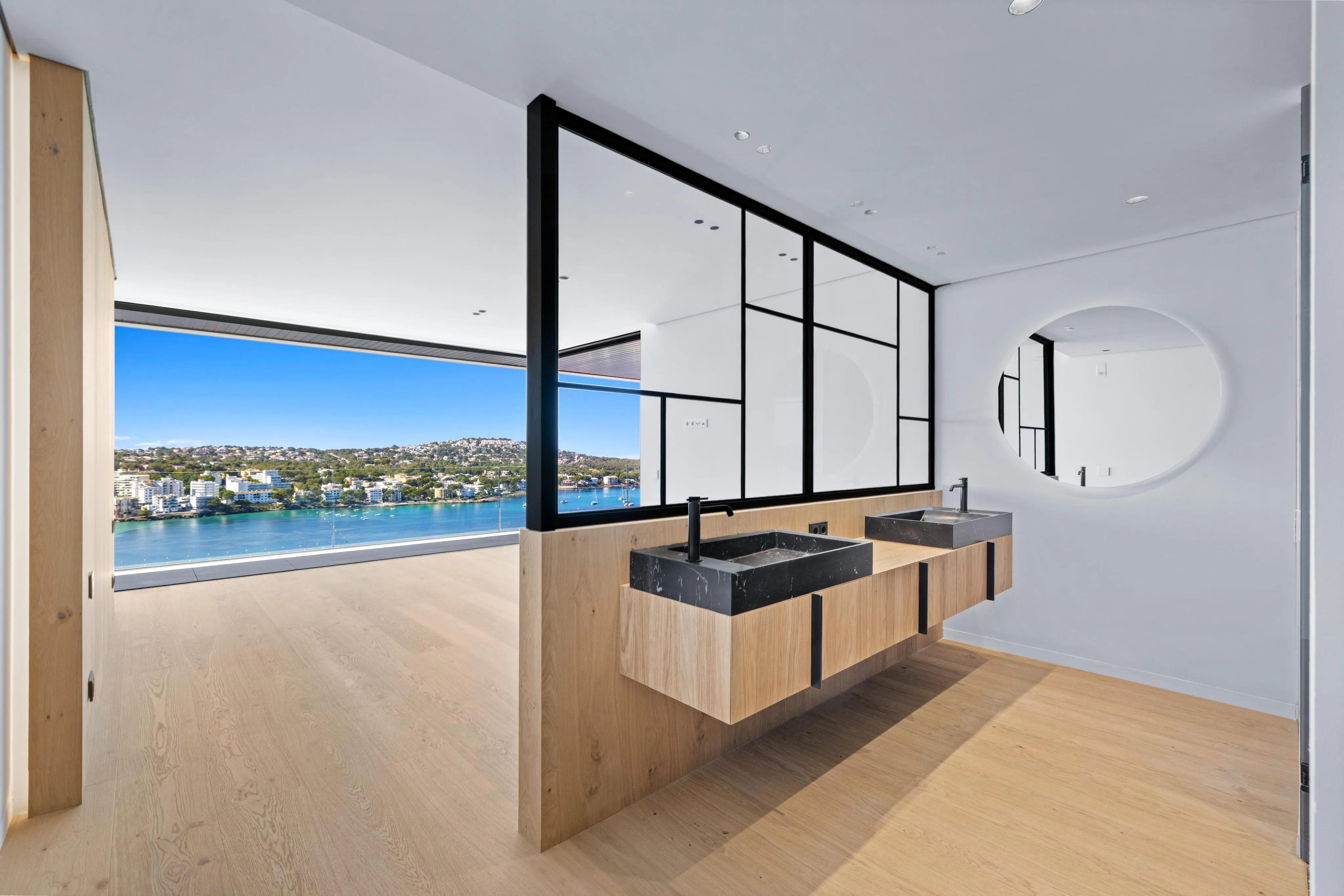 Lyxig nybyggd villa med panoramautsikt över havet-8