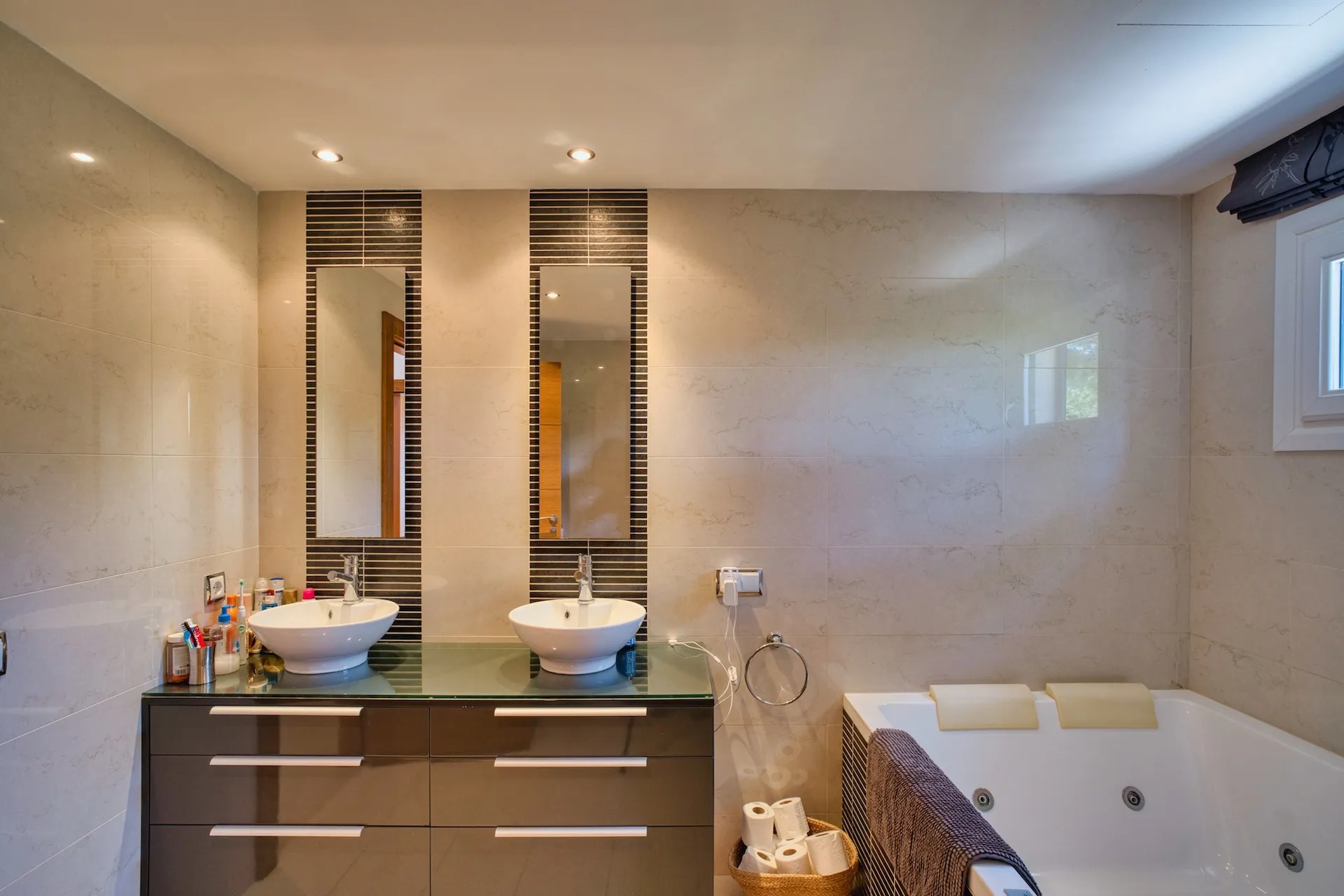 Seafront villa with spectacular views of the Bay of Cala Ratjada-11