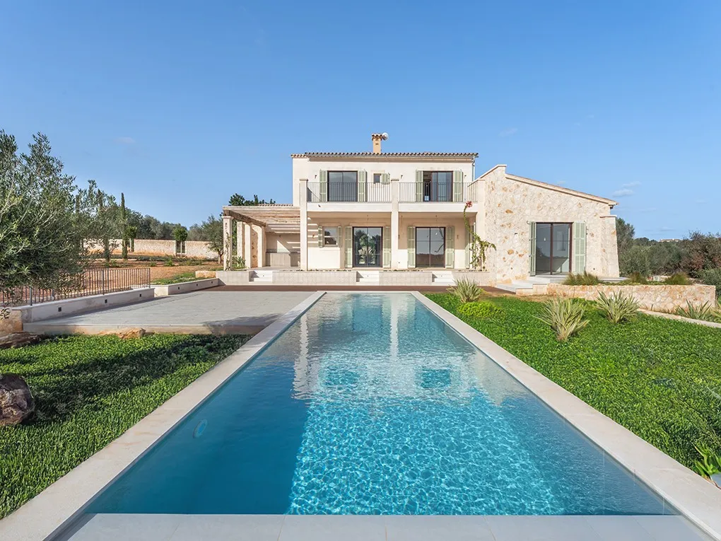 Stylish new-build finca in a sought-after location-1