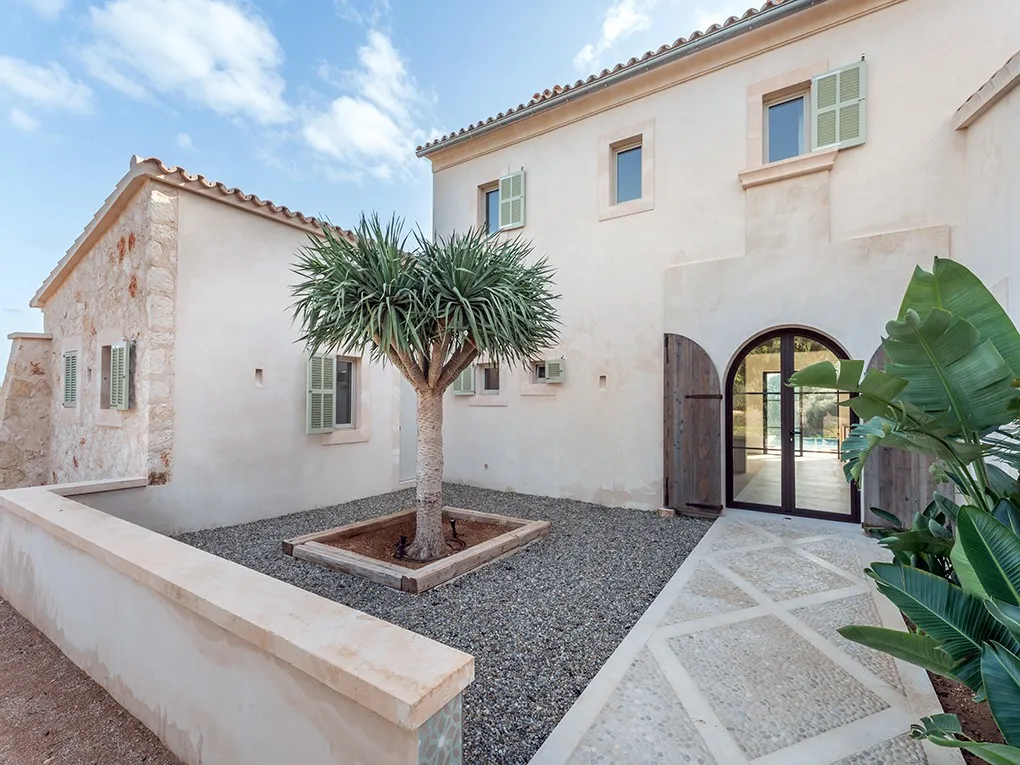 Stilfuld nybygget finca med eftertragtet beliggenhed-2