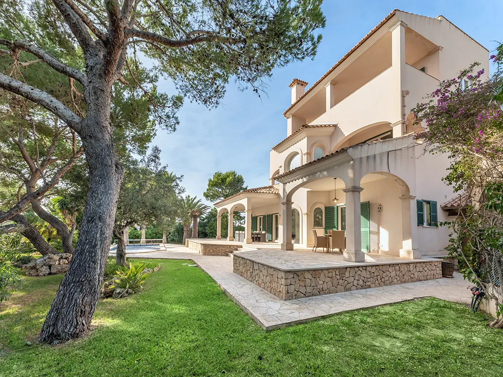 Mediterranean villa with sea view and rental license – just a few steps from the sea-19