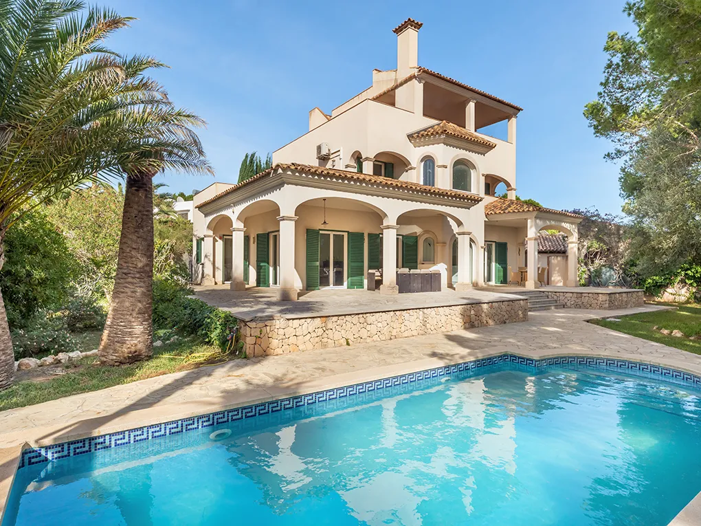 Mediterranean villa with sea view and rental license – just a few steps from the sea-1