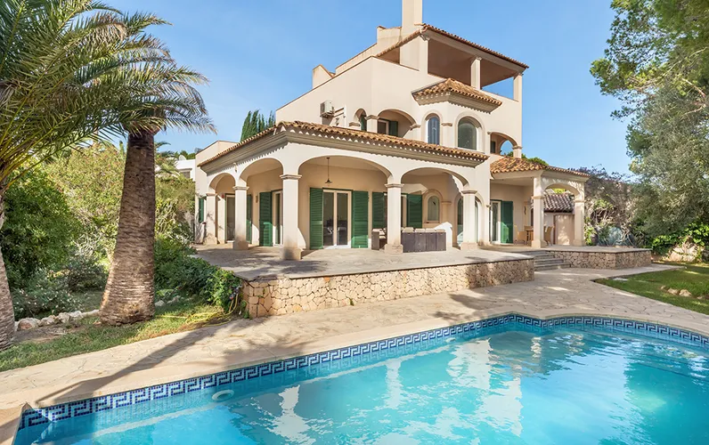 Villa méditerranéenne avec vue sur la mer et licence de location - à deux pas de la mer