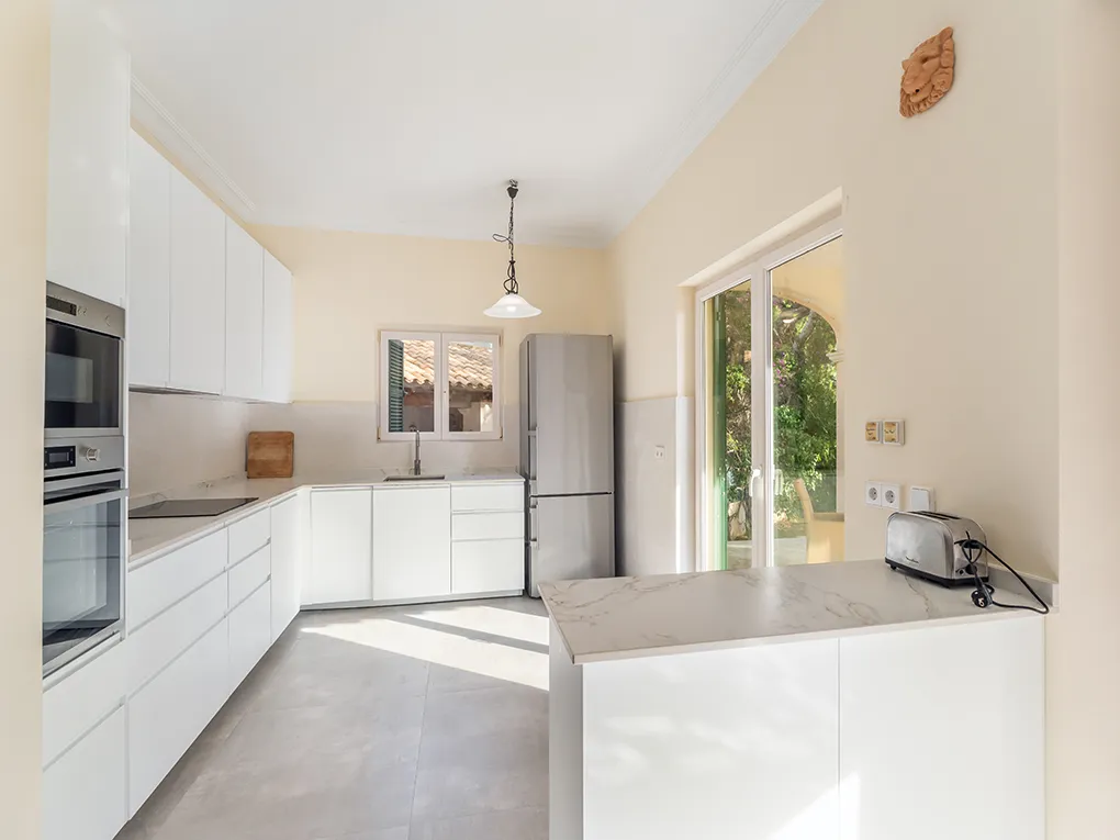 Mediterranean villa with sea view and rental license – just a few steps from the sea-7