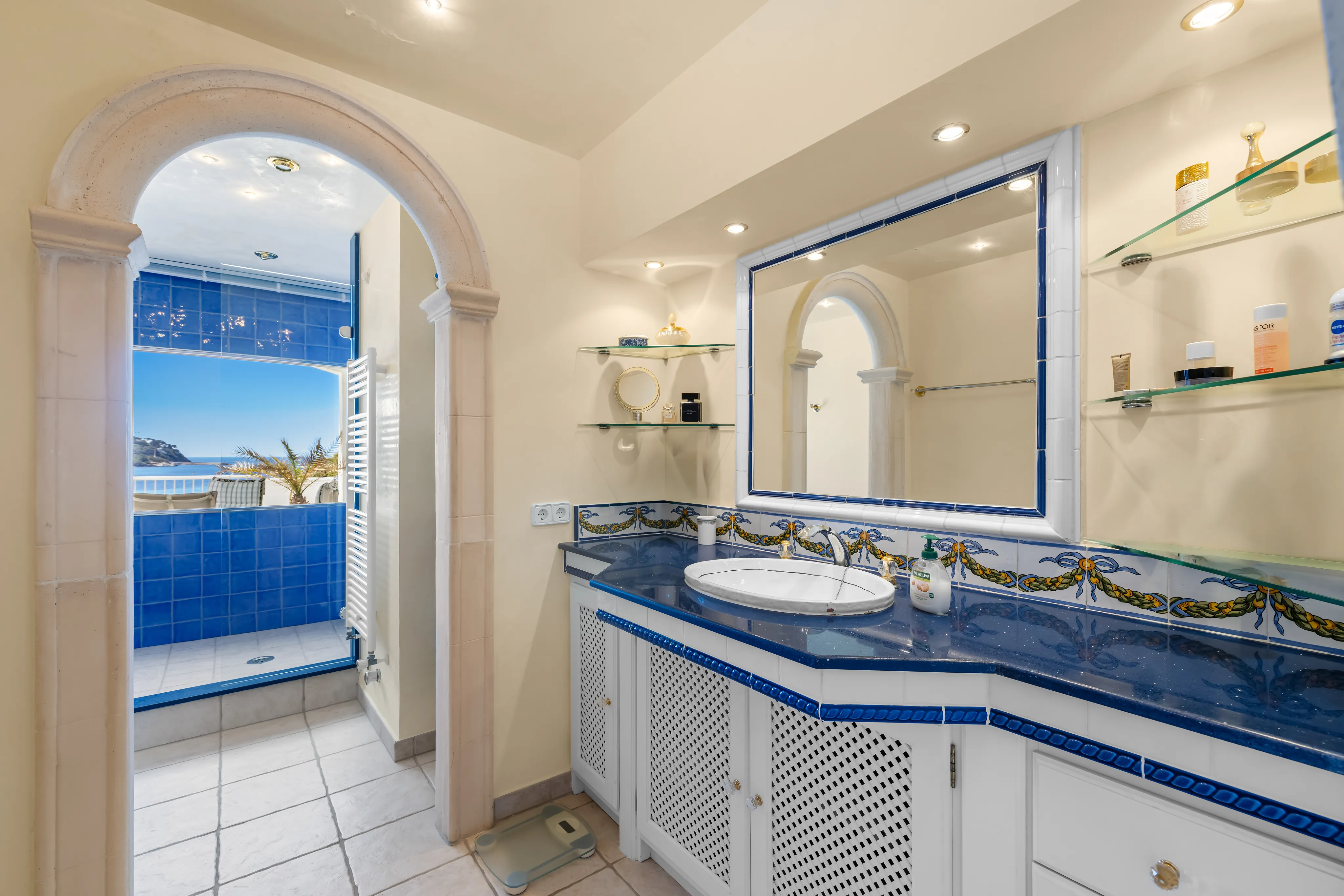 Appartement vue mer panoramique sur la plage de Santa Ponsa-11