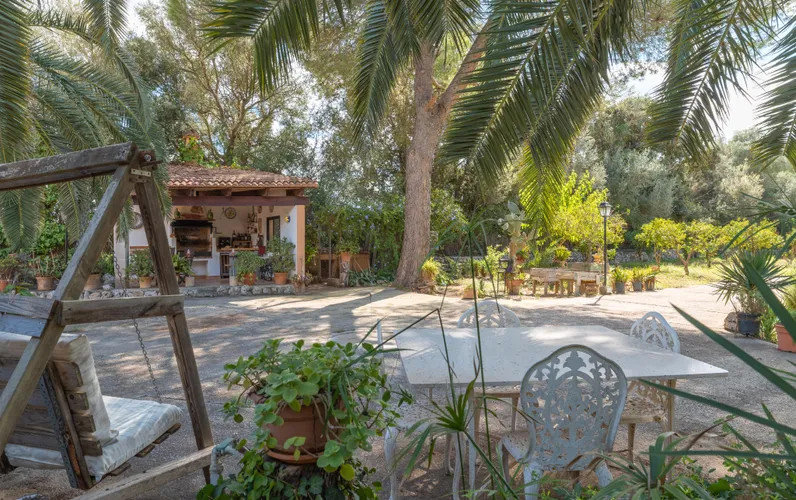 Charming finca with generous space and idyllic outdoor living