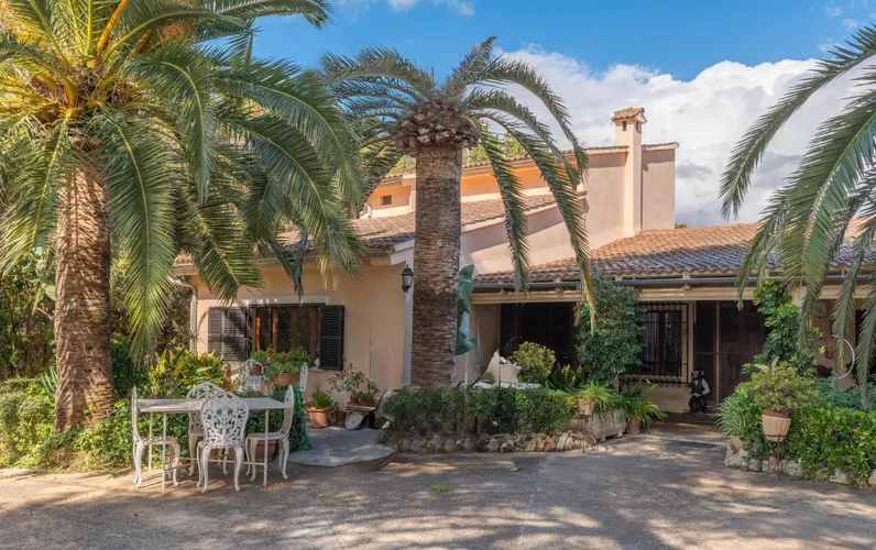 Przytulna finca z dużą przestrzenią i wspaniałym terenem zewnętrznym