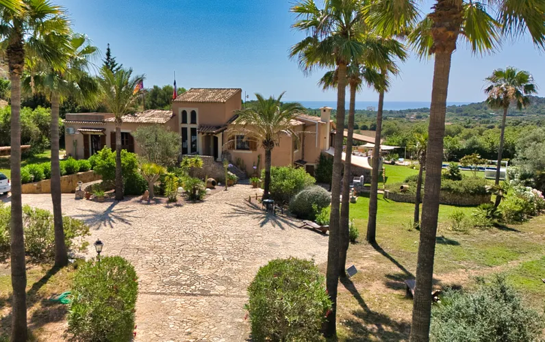 Finca z fantastycznym widokiem na morze i góry oraz licencją na wynajem turystyczny