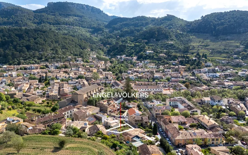 Urban building plot in the centre of Esporles