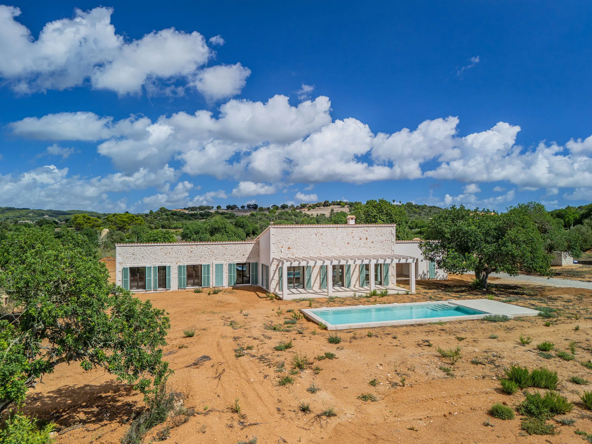 Ebenerdige Finca in modernem, puristischem Stil-14