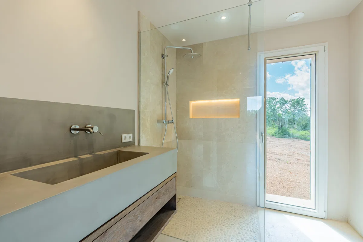 Nybyggd finca i en våning i modern, puristisk stil-9