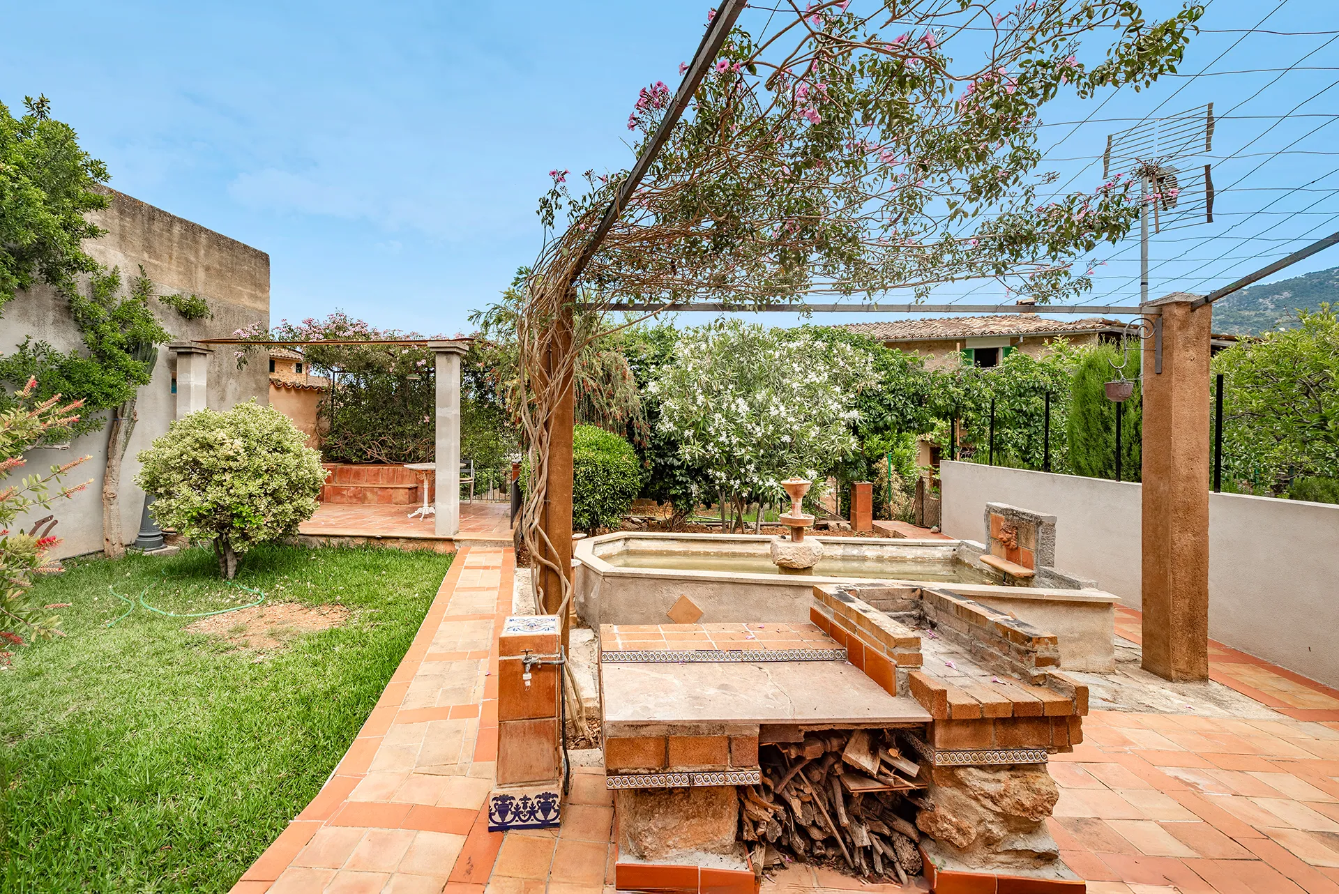 Una casa de poble en necessitat de renovació amb un potencial excepcional-23