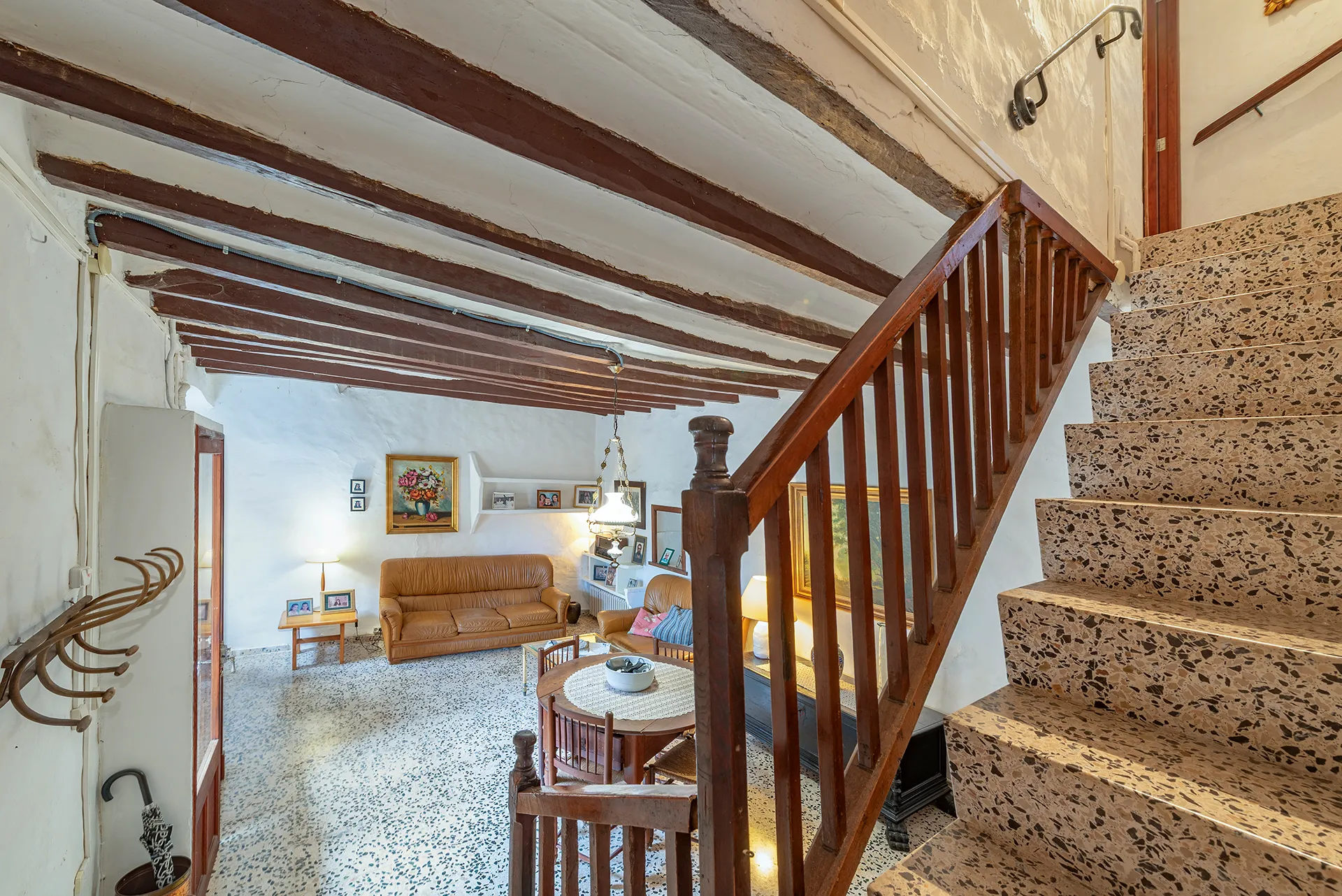 Una casa de poble en necessitat de renovació amb un potencial excepcional-5