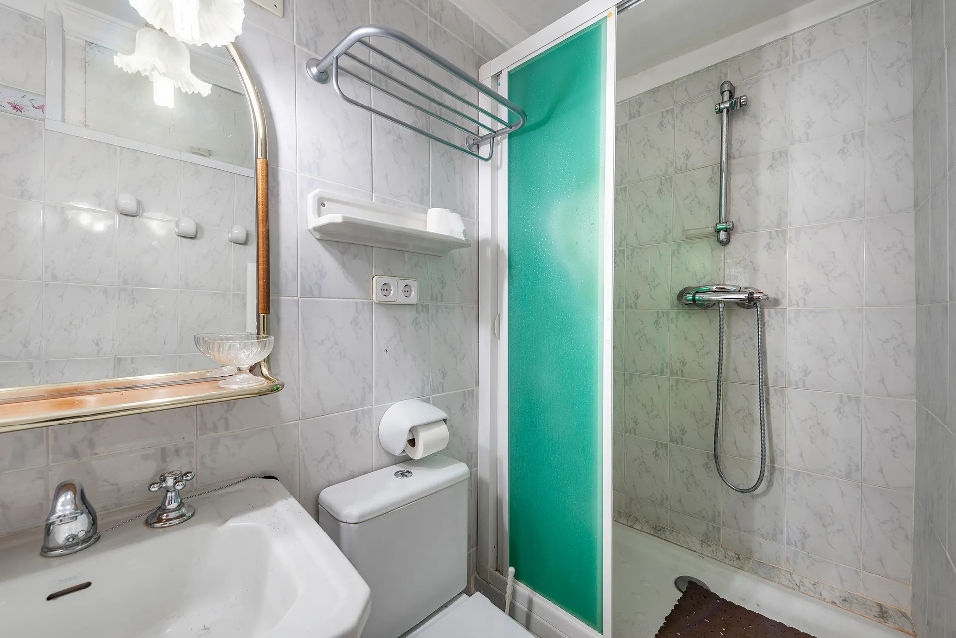 Una casa de poble en necessitat de renovació amb un potencial excepcional-12