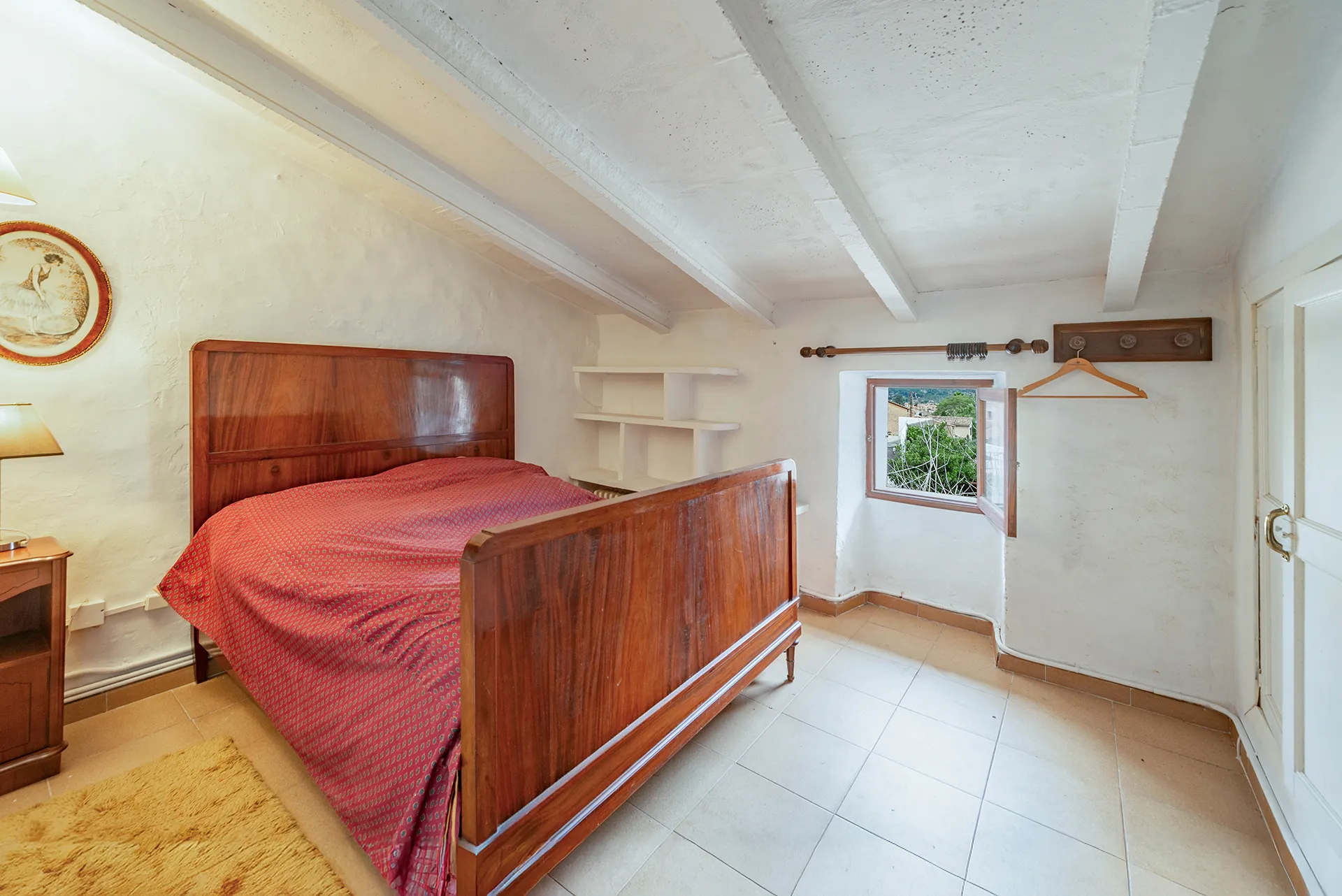 Una casa de poble en necessitat de renovació amb un potencial excepcional-9