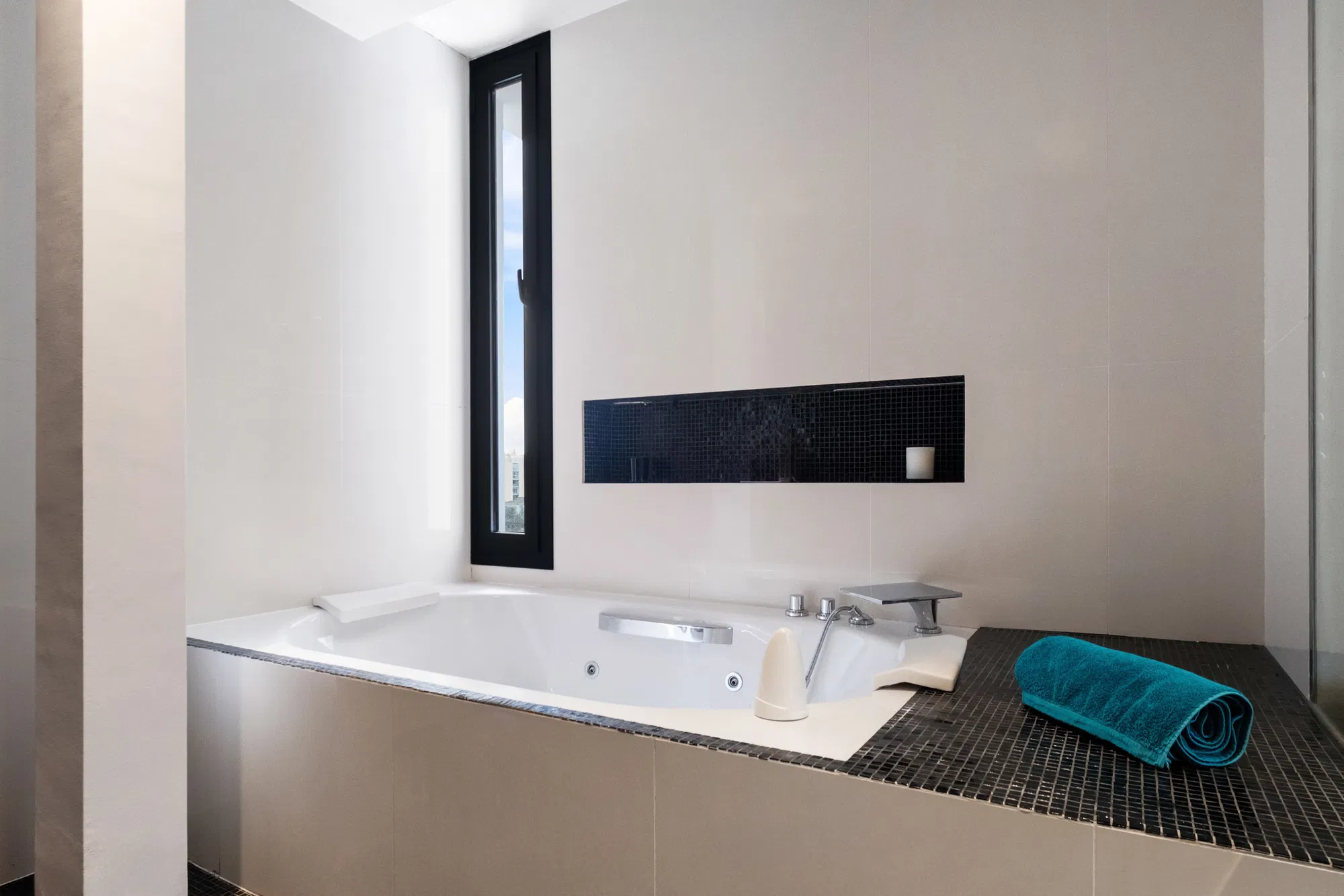 Modern villa i Son Puig med panoramautsikt-11
