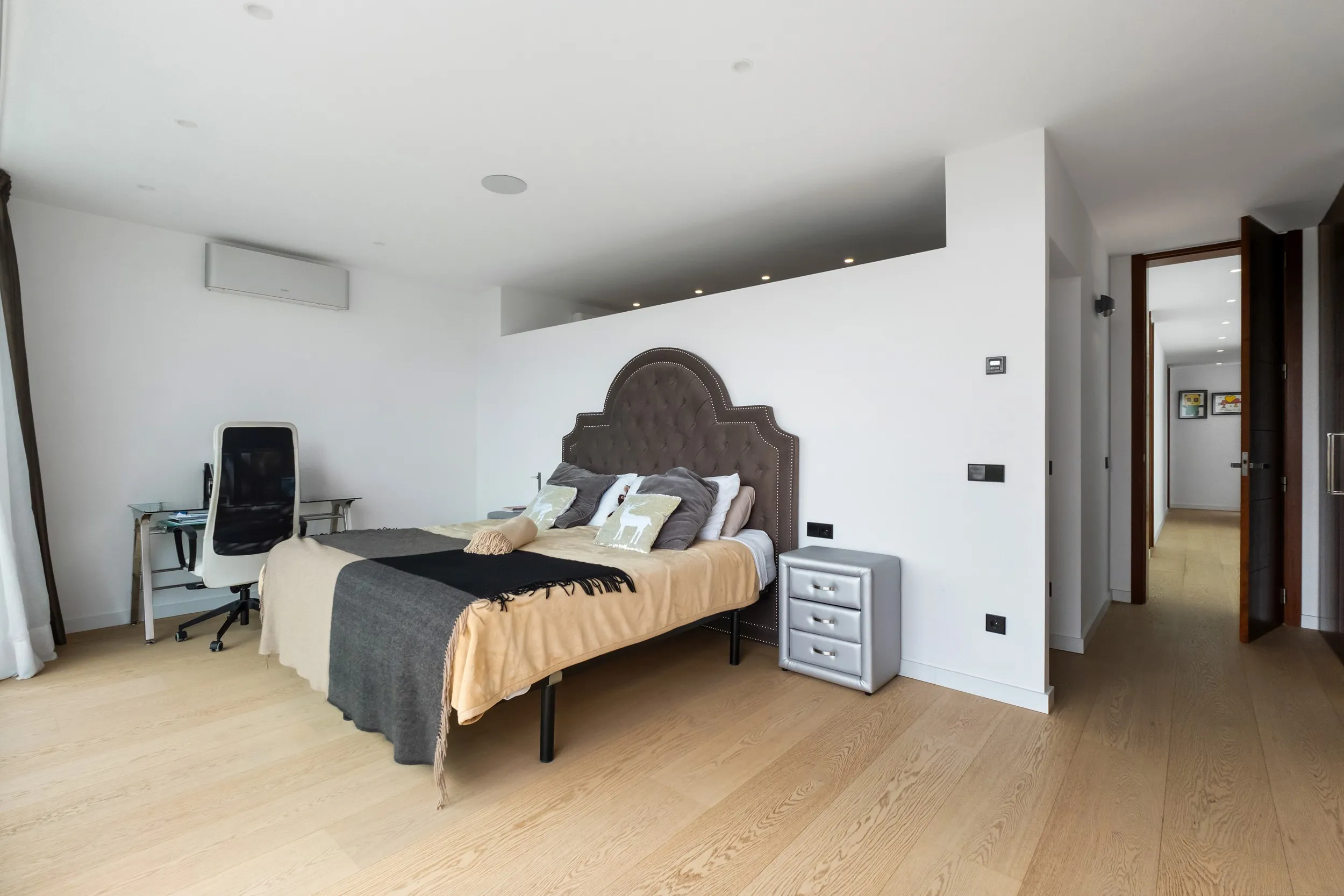 Modern Villa in Son Puig with Panoramic Views-7