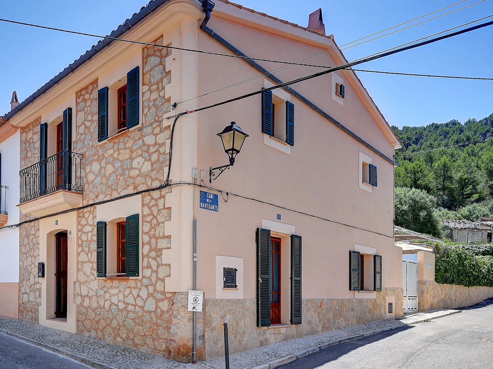 Charmante maison de village au cœur de S'Arraco-16