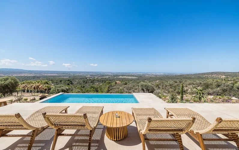 Villa di lusso con vista mozzafiato sulla baia di Palma