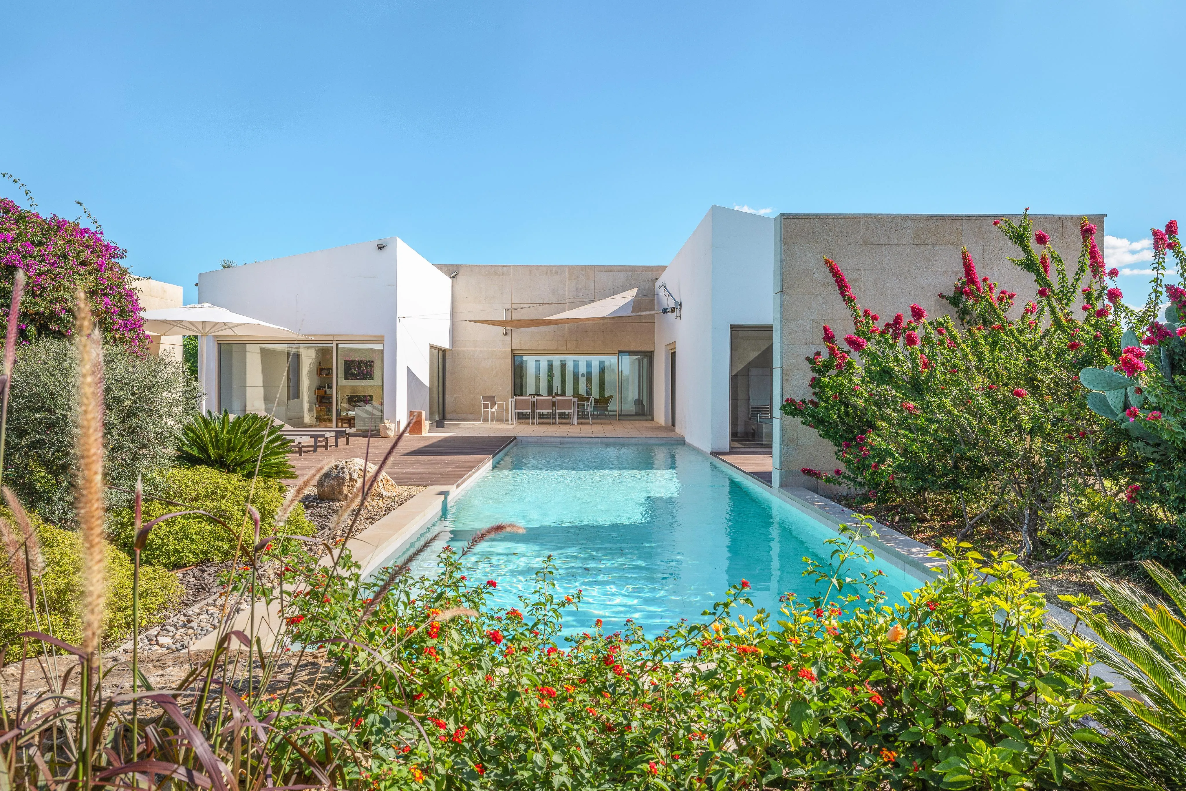 Minimalistisk finca i María de la Salut-1