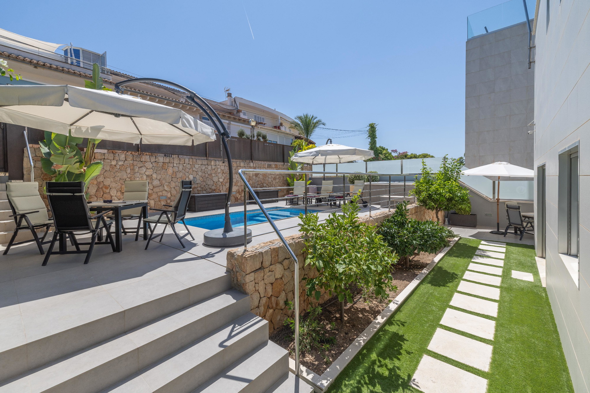 Unique Semi-Detached House with Sea Views-20