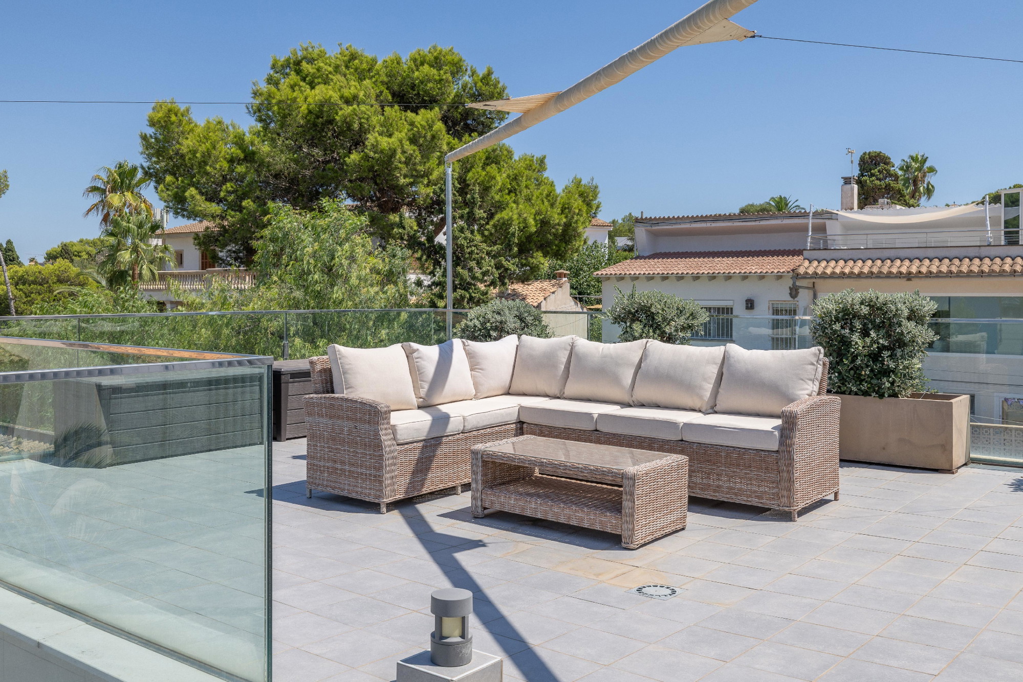 Unique Semi-Detached House with Sea Views-16
